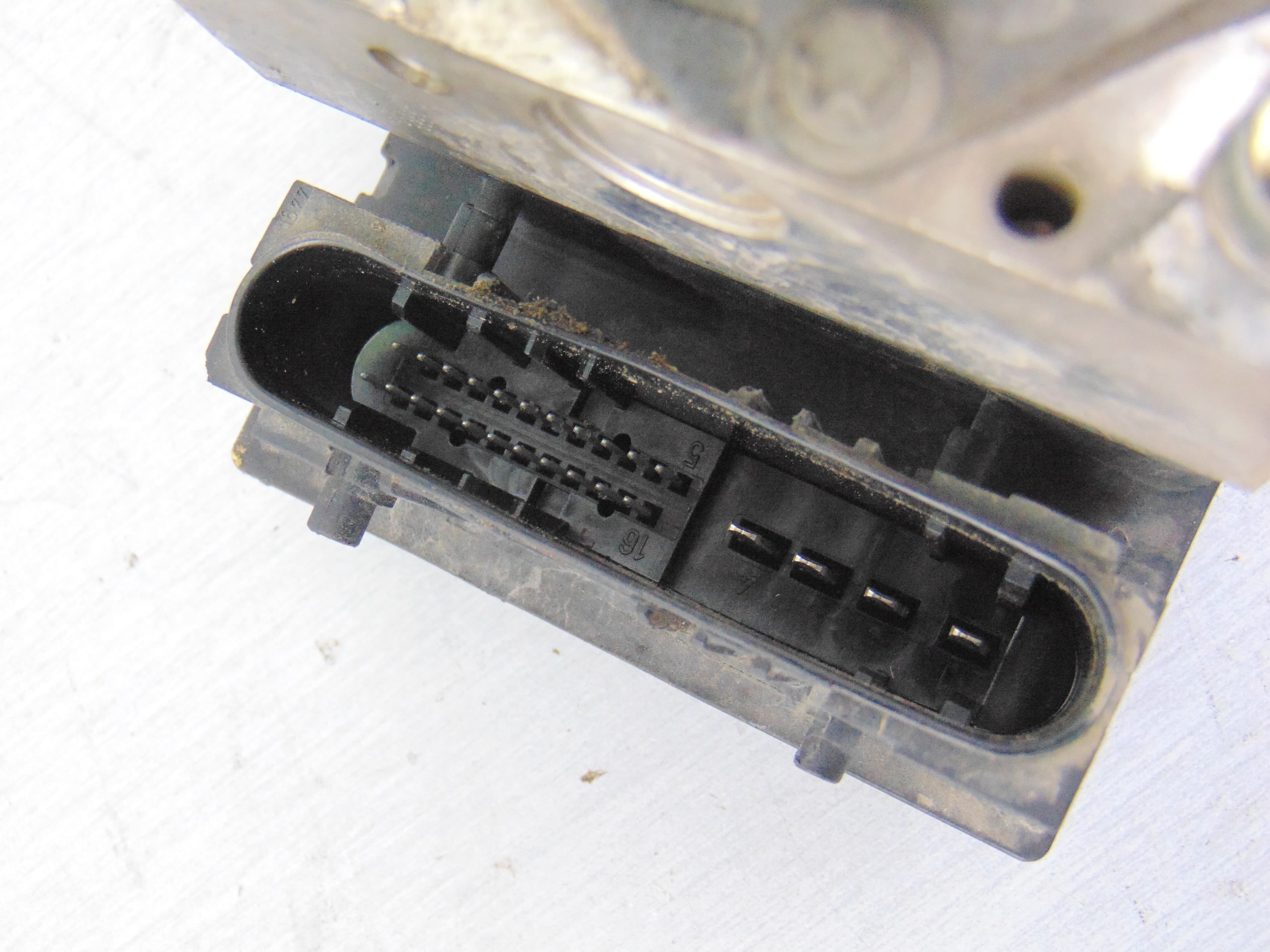 ABS, Ford Mondeo Berlina (Ge) Ambiente 2007, 5S712M110AB usado 5