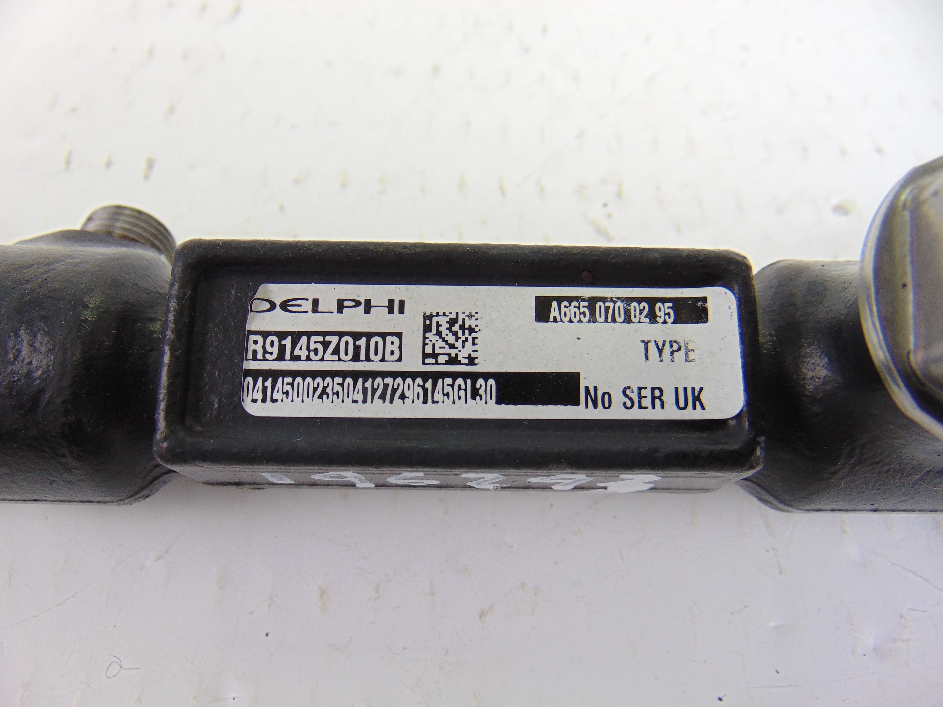 Rampa inyectora, R9145Z010B usado 5