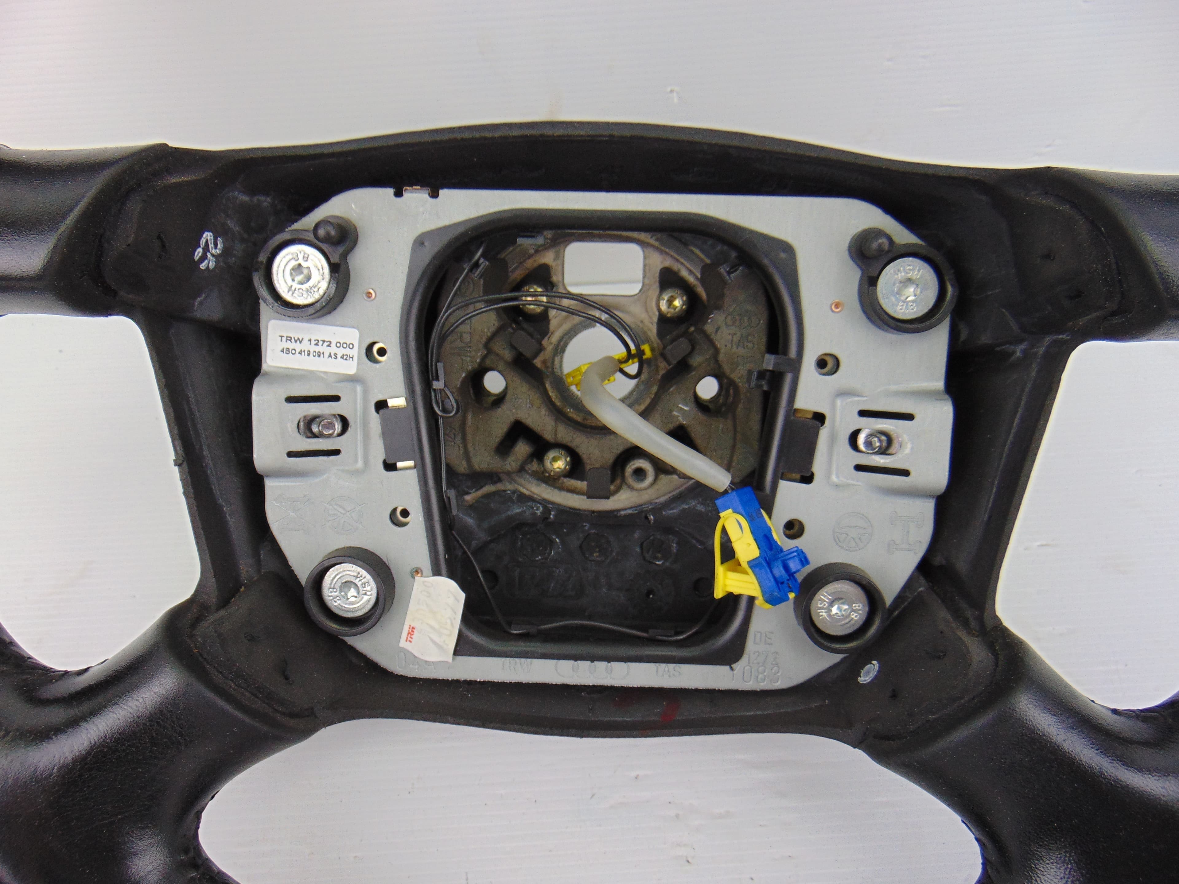 Volante, Audi A6 Berlina (4B2) 2.8 Quattro 2000, 4B0419091 usado 5