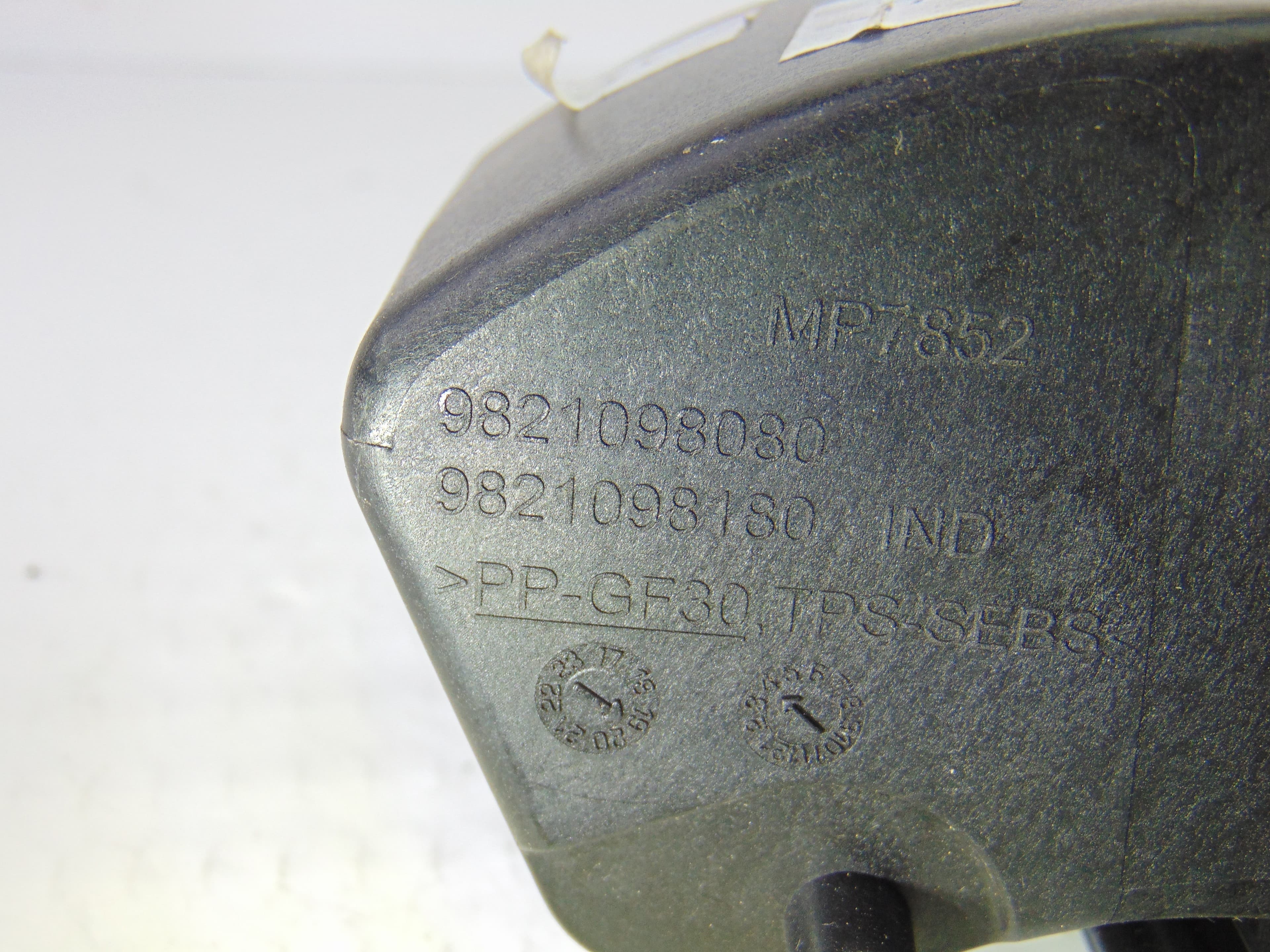 Tapa exterior combustible, 9821098080 nuevo 5