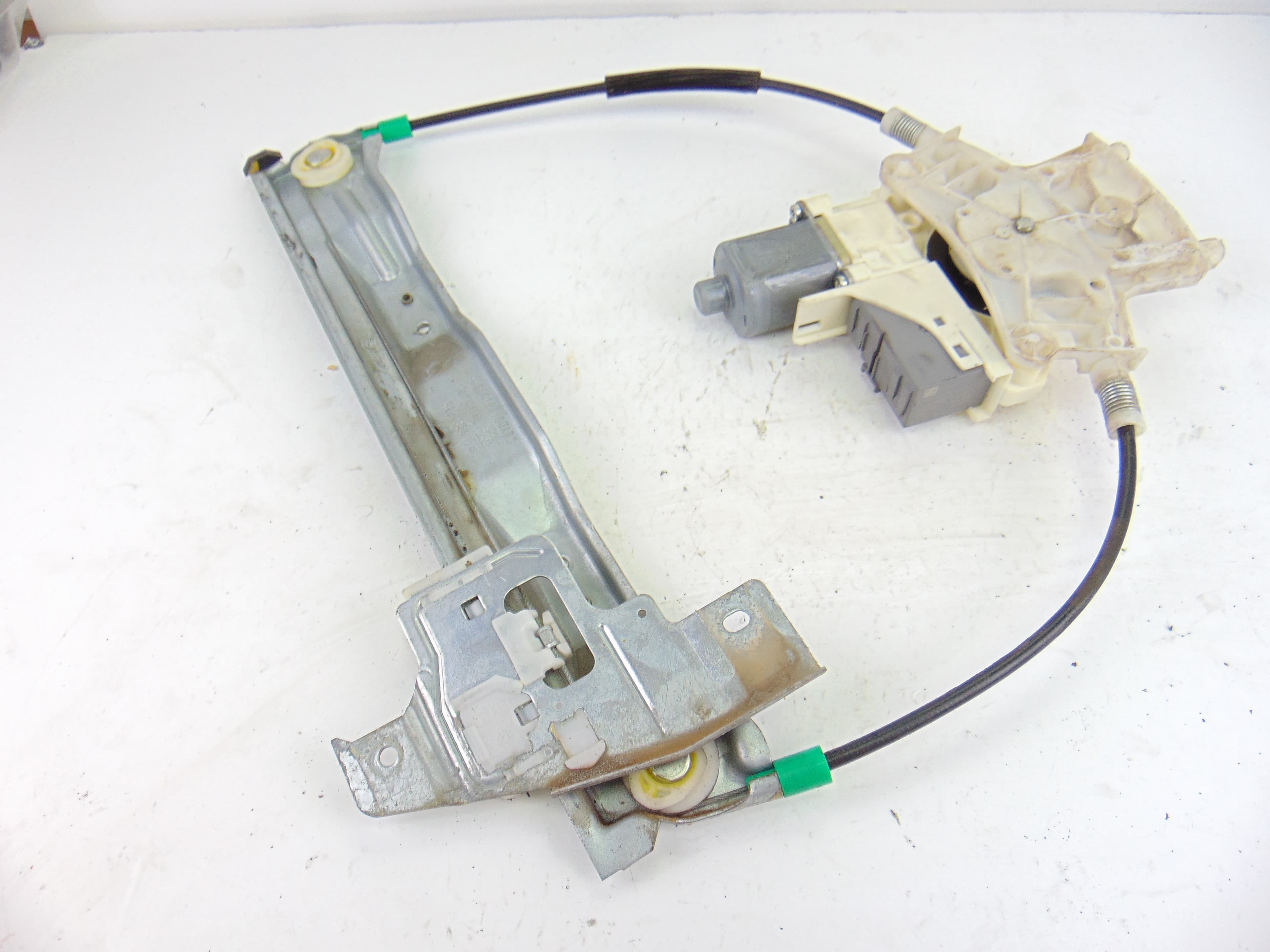 Elevalunas trasero derecho, Peugeot 407 ST Confort 2006 usado 5