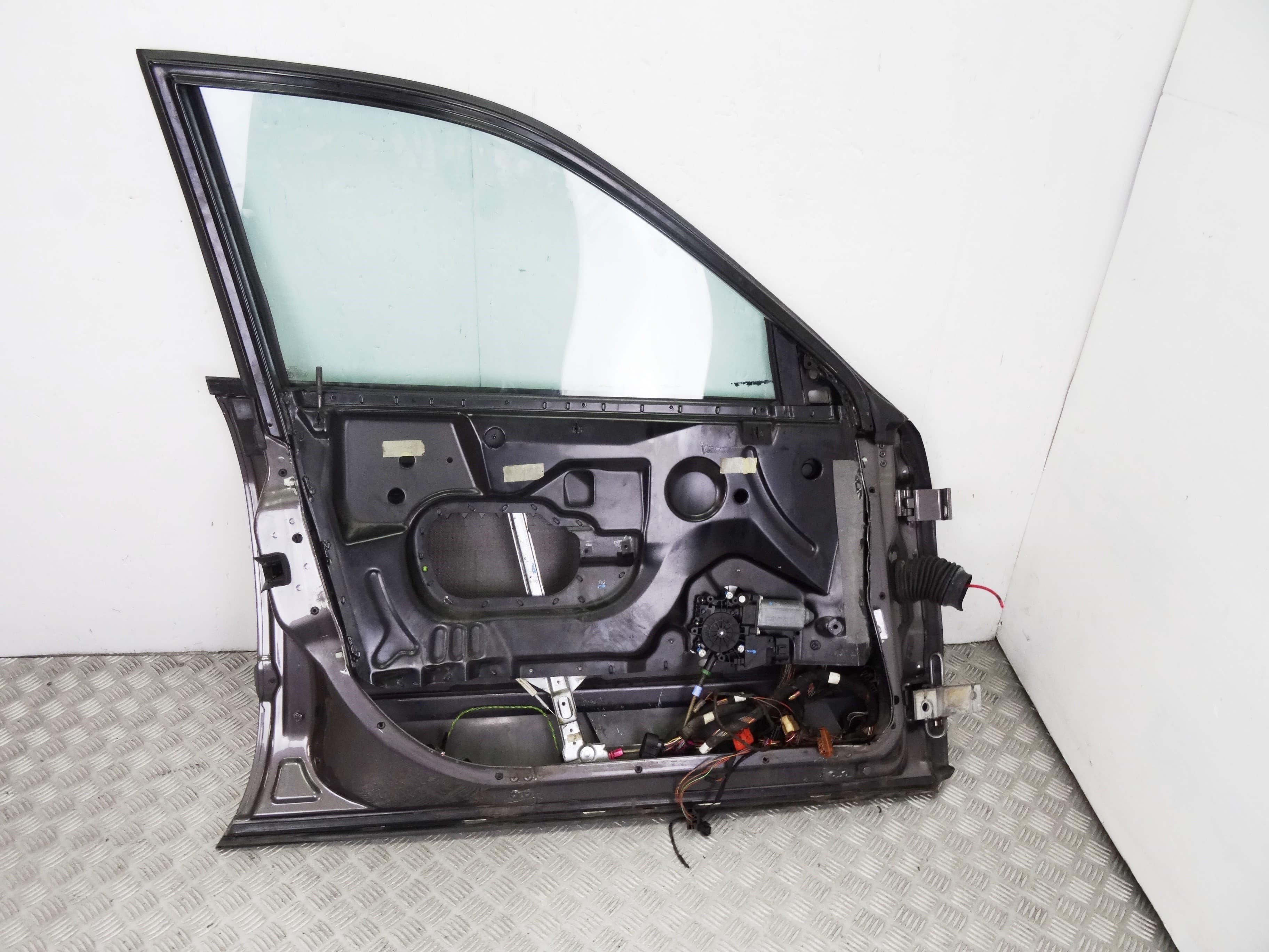 Puerta delantera izquierda, Audi A8 (D2) 2.5 TDI Quattro 2001 usado 5