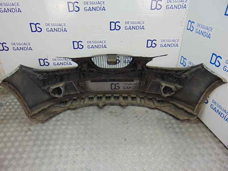 Paragolpes delantero usado 5