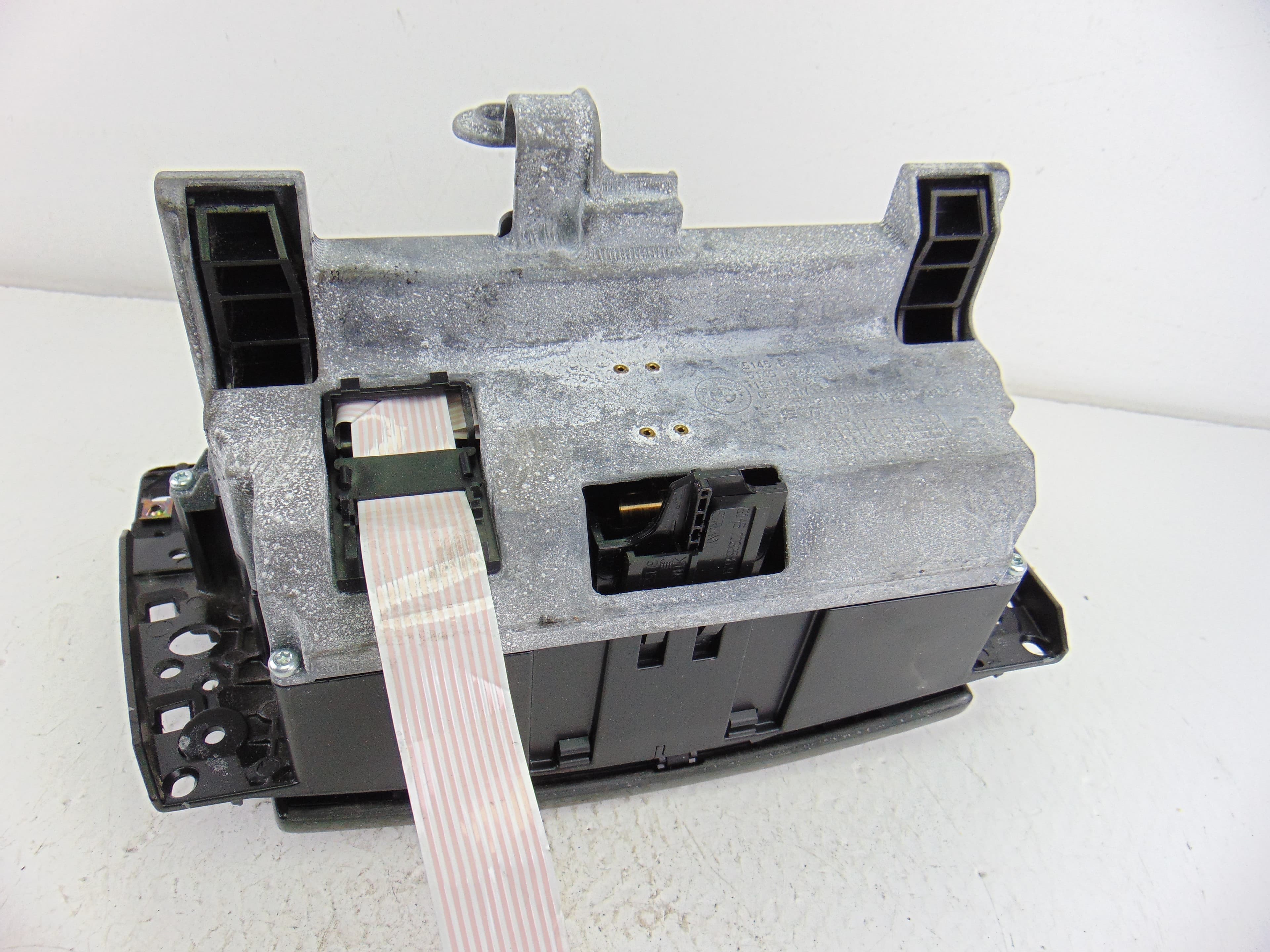 Consola central, BMW Serie 7 (E65/E66) 730d 2008, 7032886 usado 5