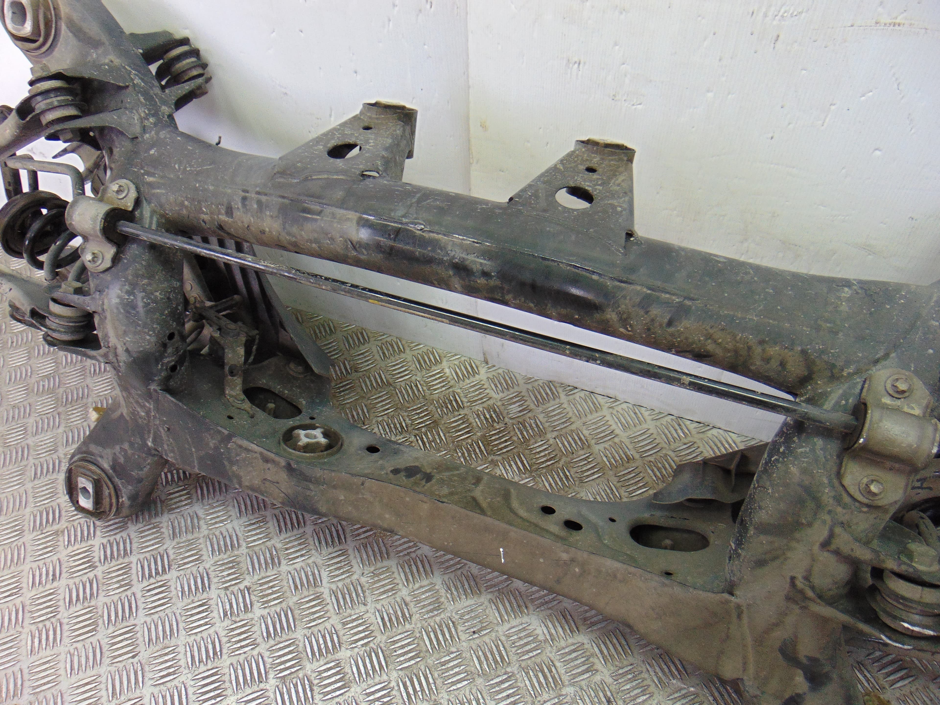Puente trasero, BMW Serie 3 Touring (F31) 318d 2014 usado 5