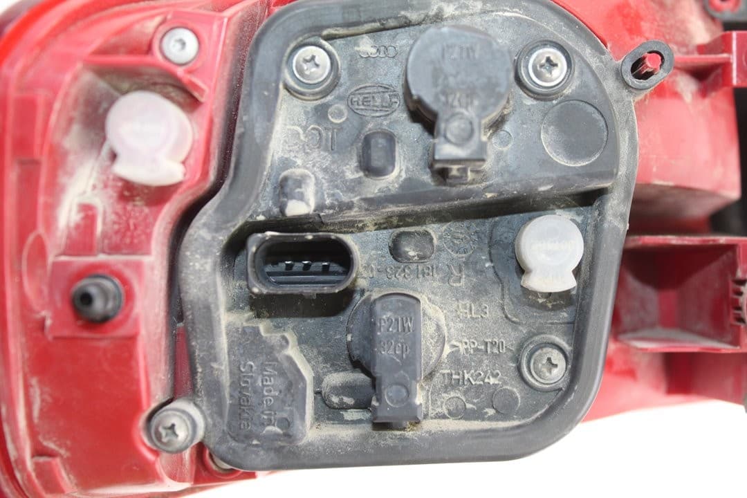 Piloto trasero derecho, Audi A4 Berlina (8K2) Básico 2008 usado 5