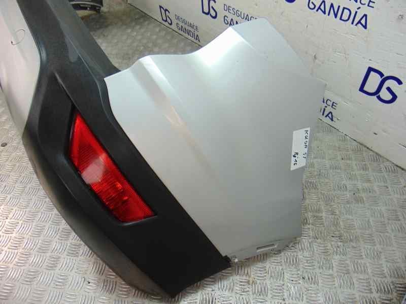 Paragolpes trasero usado 5