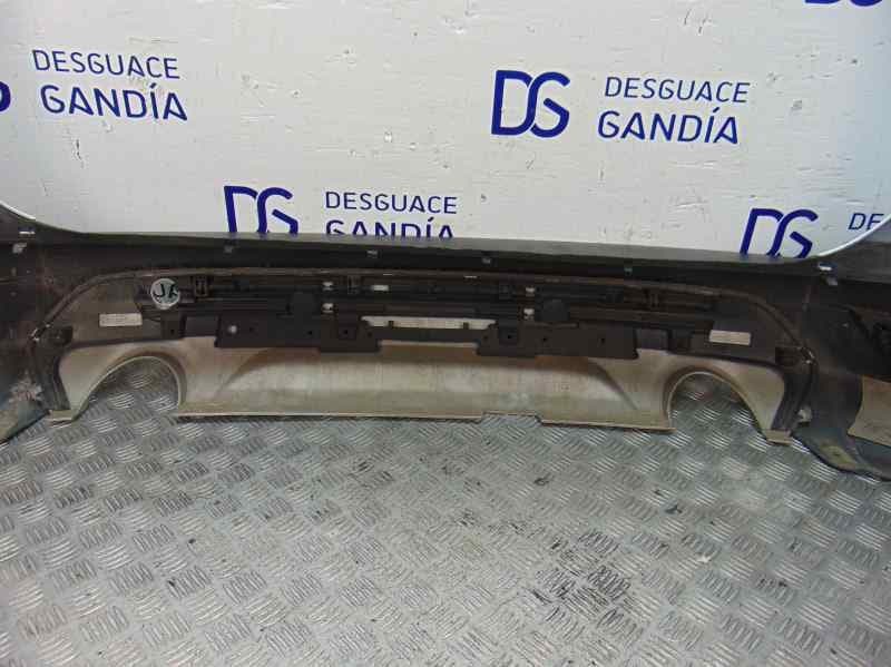 Paragolpes trasero usado 5