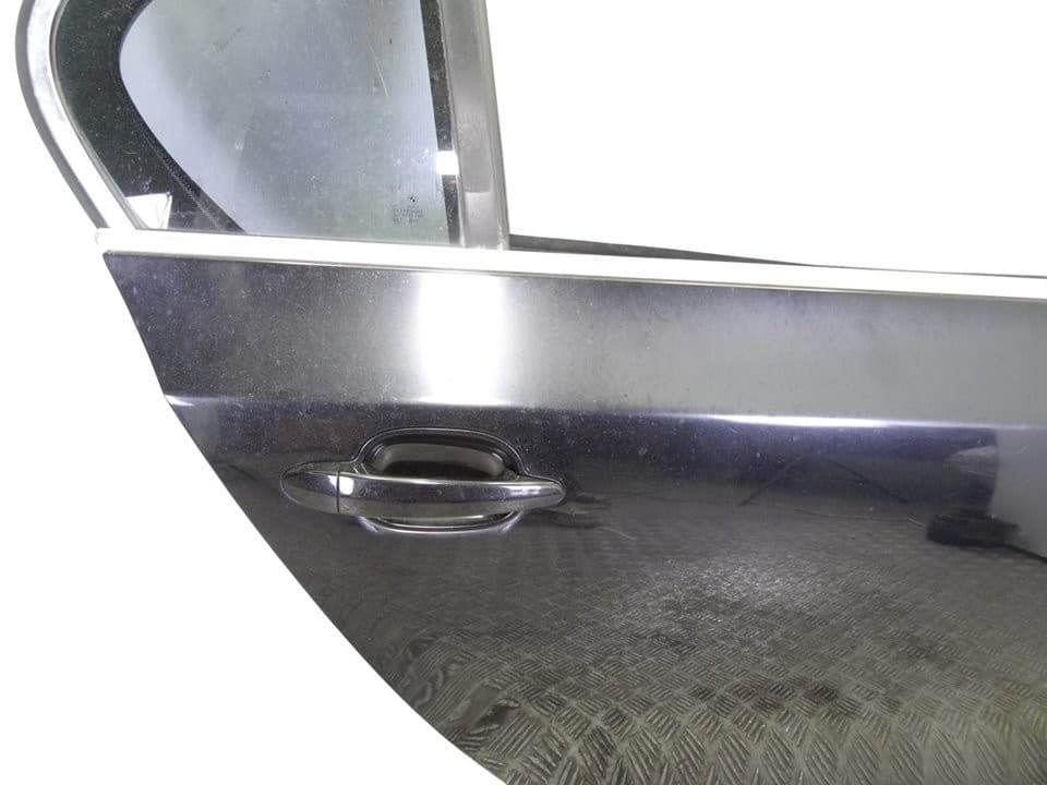 Puerta trasera derecha, BMW Serie 5 Berlina (E60) 525xi 2005 usado 5