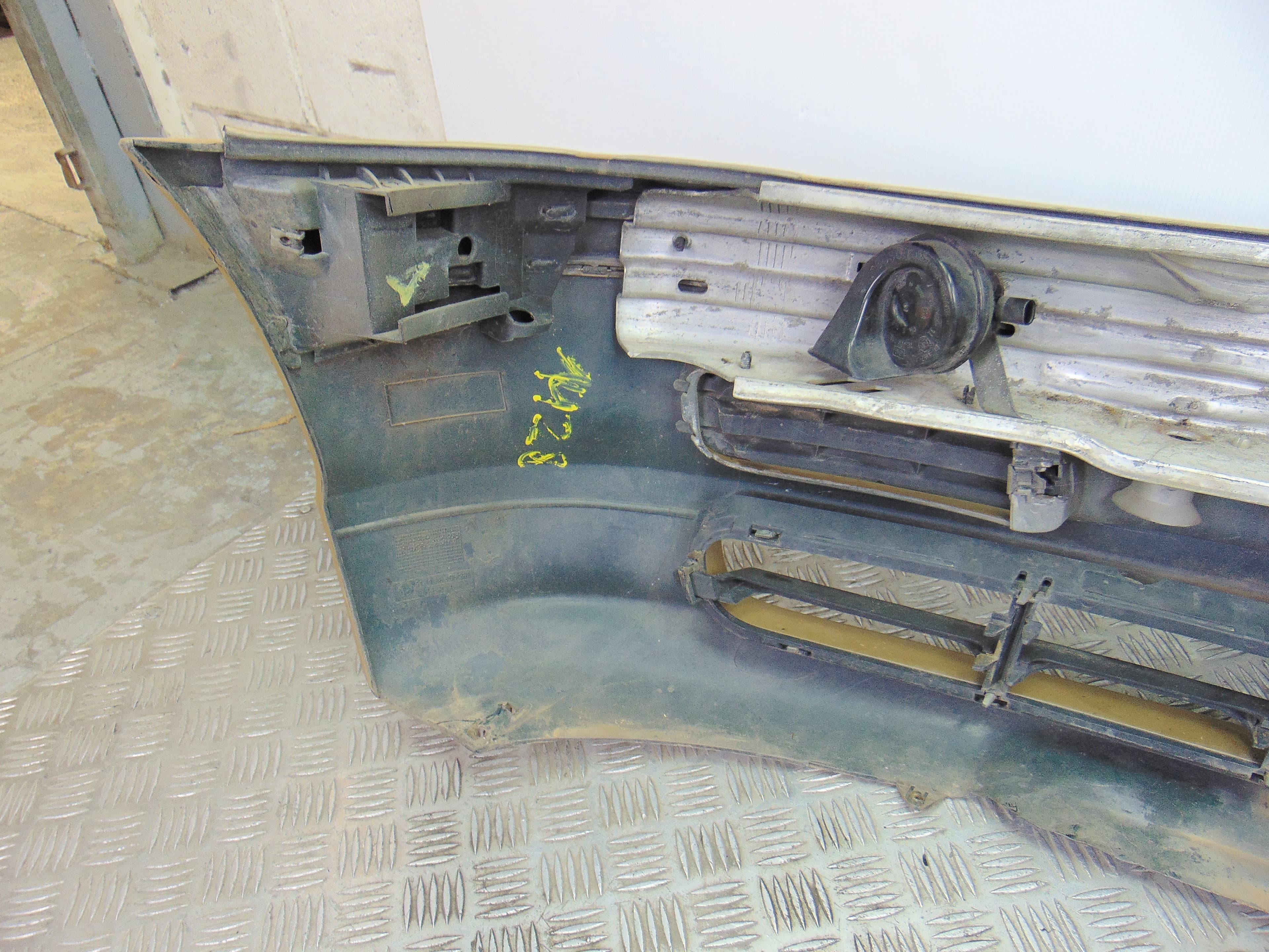 Paragolpes delantero, BMW Serie 3 Berlina (E46) 320d 2001, Oro usado 5