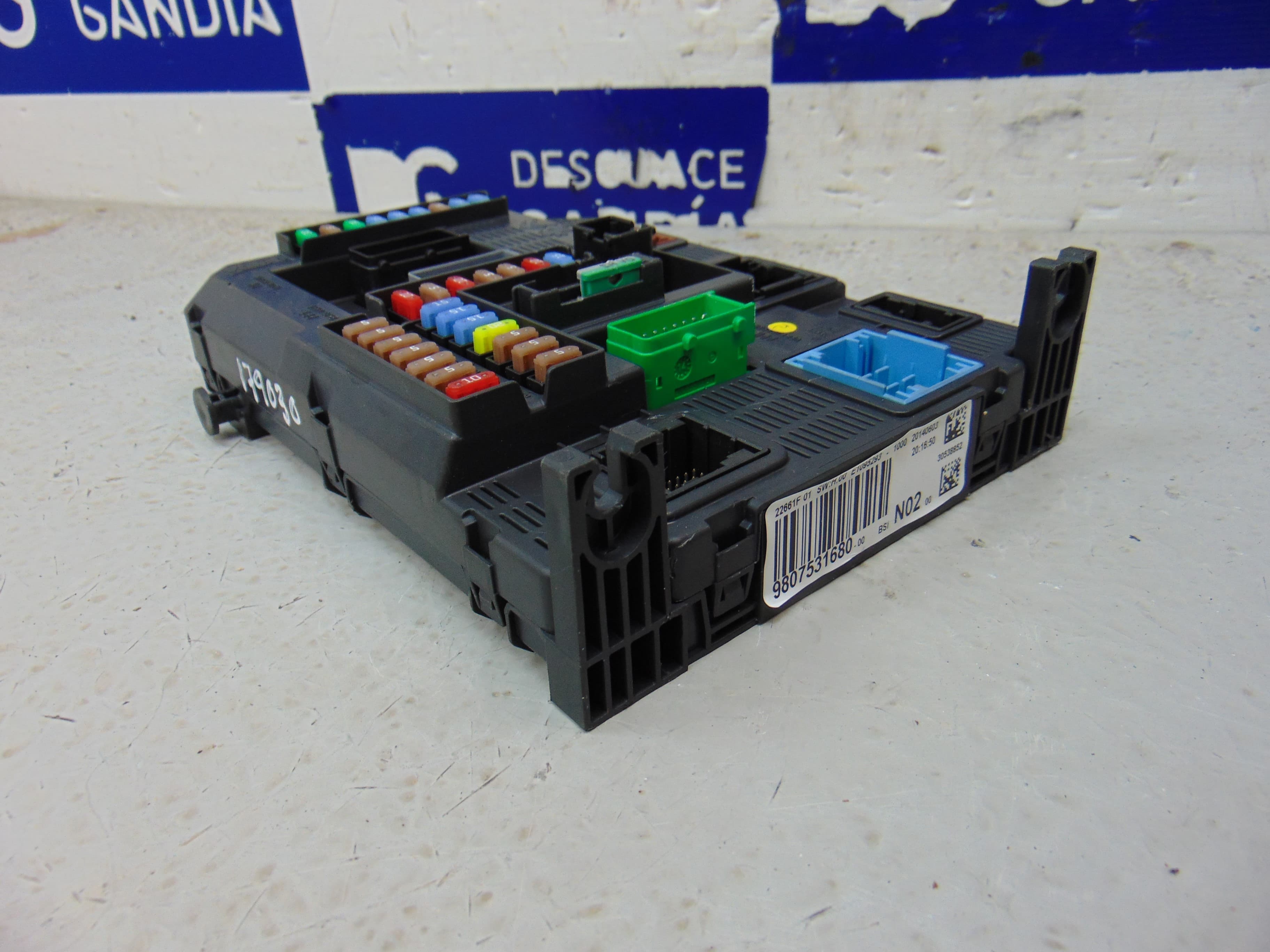 Caja reles / fusibles, Citroen C4 Cactus Feel 2014, 9807531680 usado 5