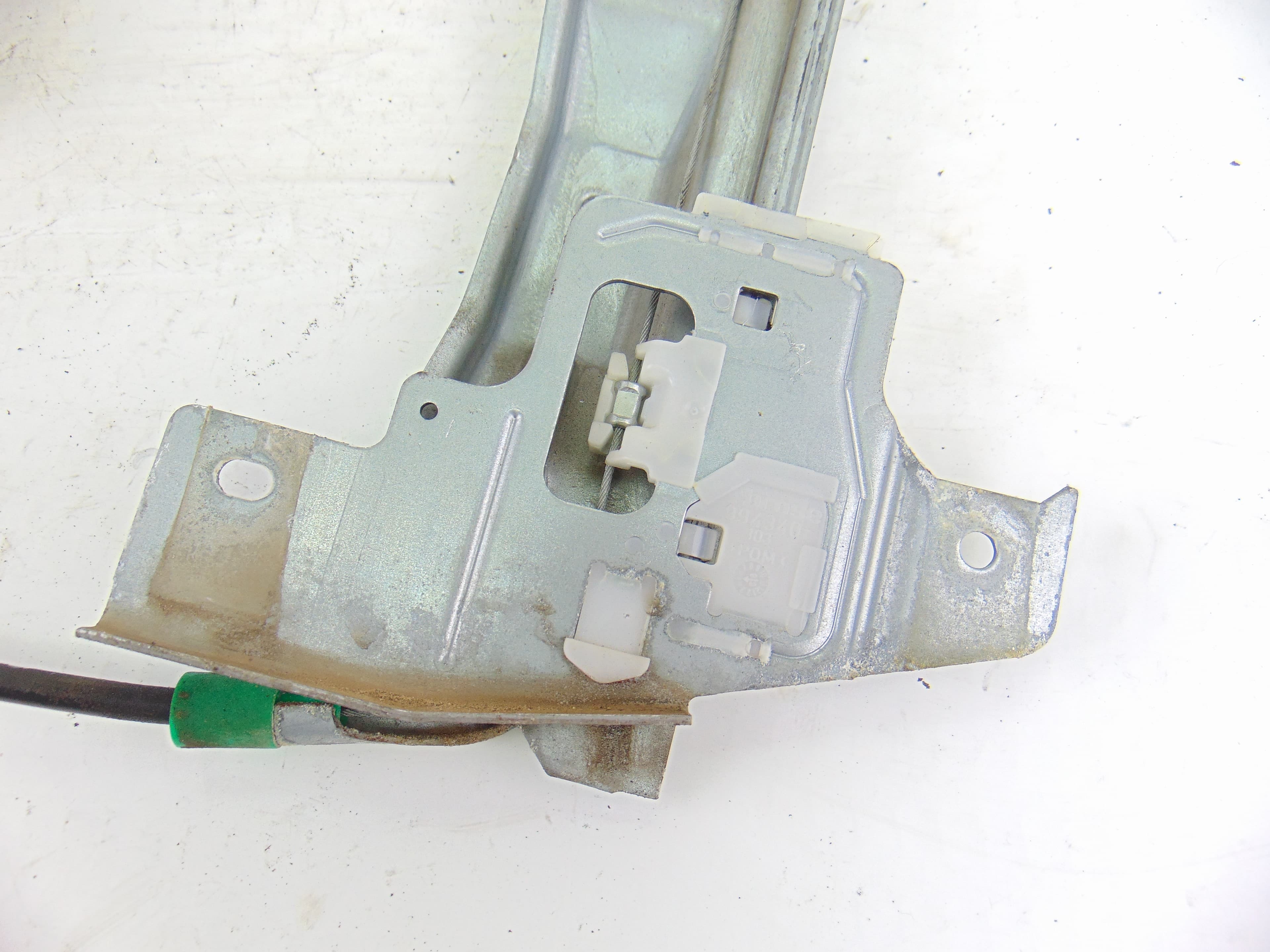 Elevalunas trasero izquierdo, Peugeot 407 ST Confort 2006 usado 5