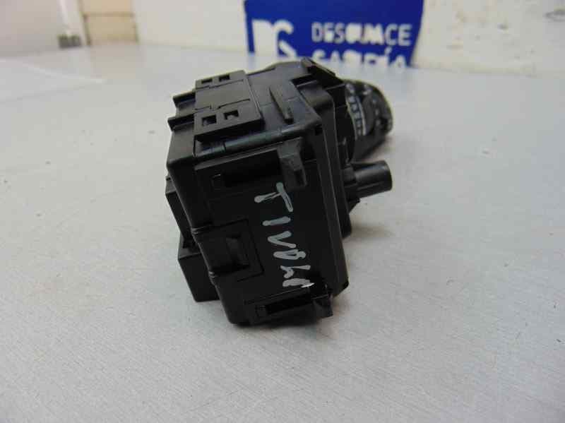 Mando limpia, Ssangyong Tivoli Limited 4x2 2017, 85910-35300 usado 6