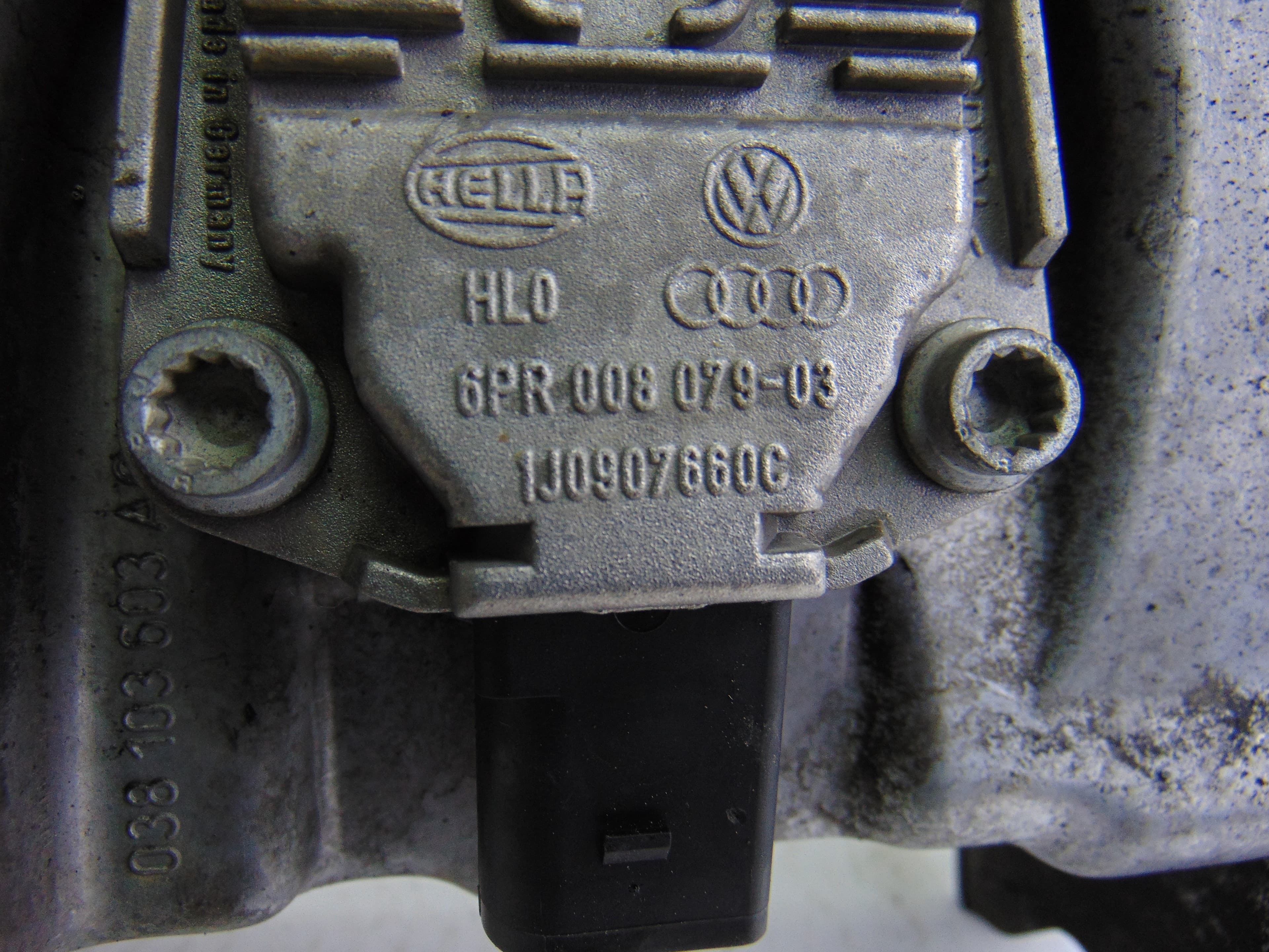 Carter, Volkswagen Touran (1T2) Advance 2008, 038103603AG usado 6