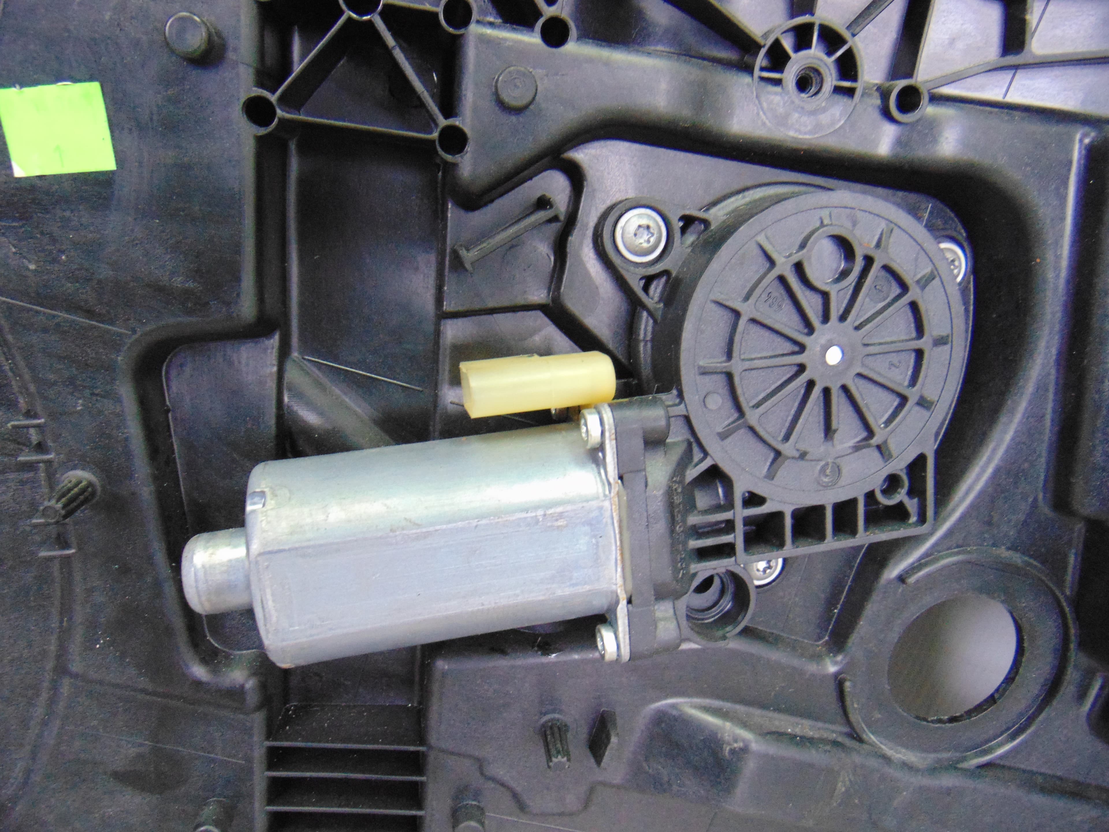 Elevalunas delantero izquierdo, Ford Fiesta (Cbk) Ambiente 2005 usado 6