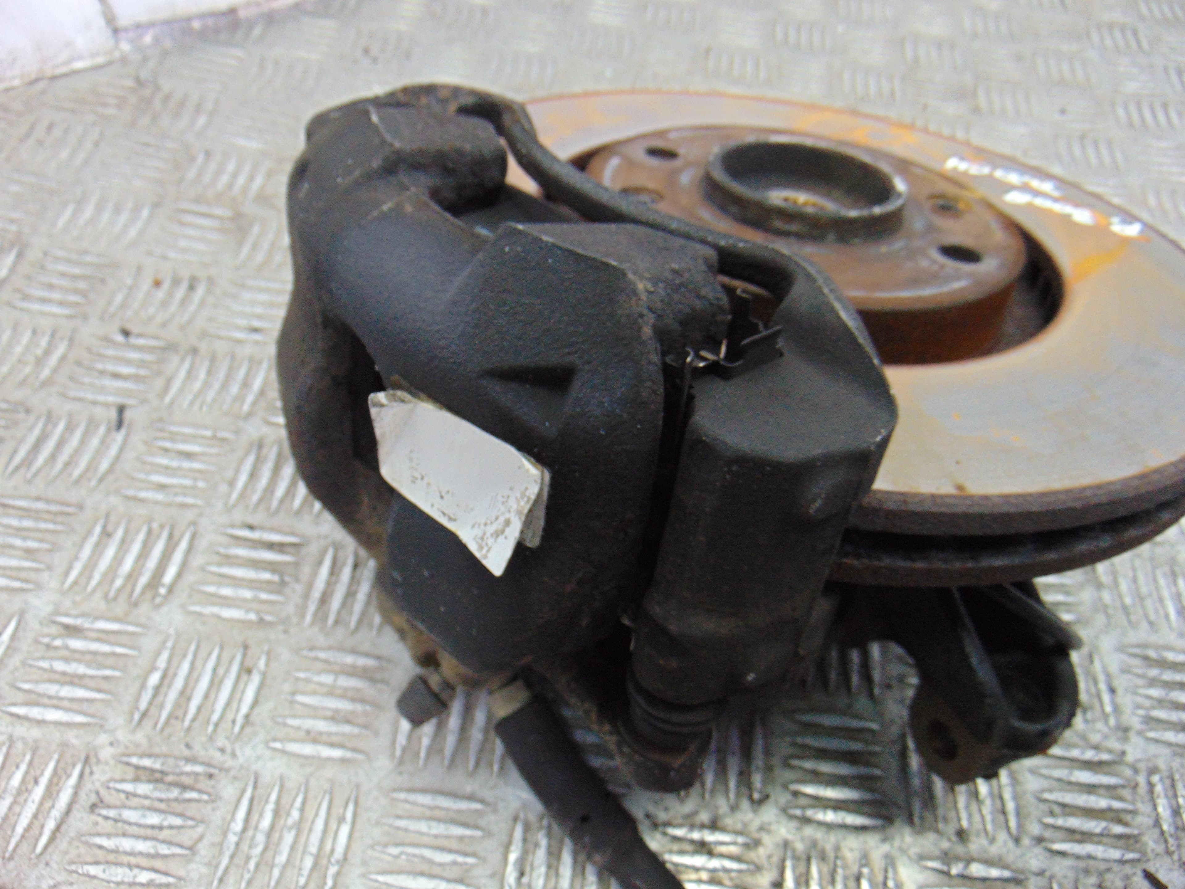 Mangueta delantera derecha, Peugeot 3008 Confort 2009 usado 6