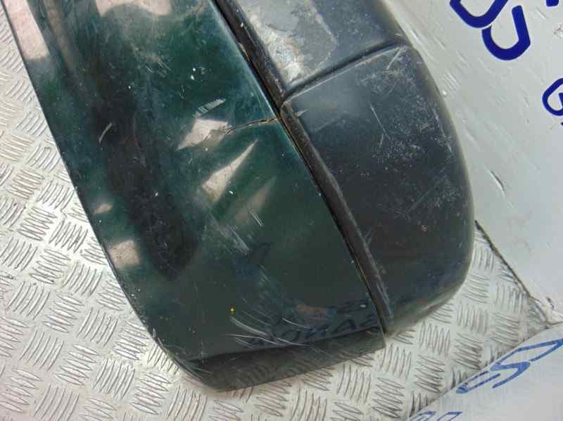 Paragolpes delantero usado 6