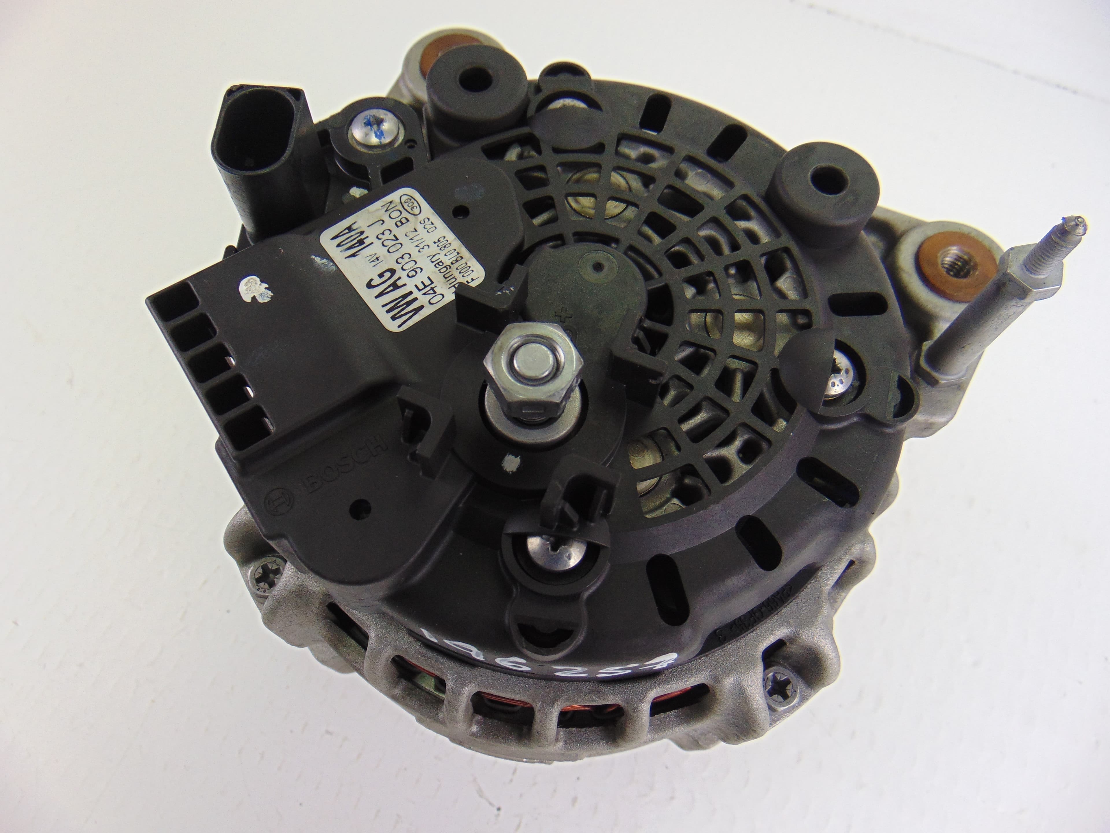 Alternador, 04E903023J usado 6