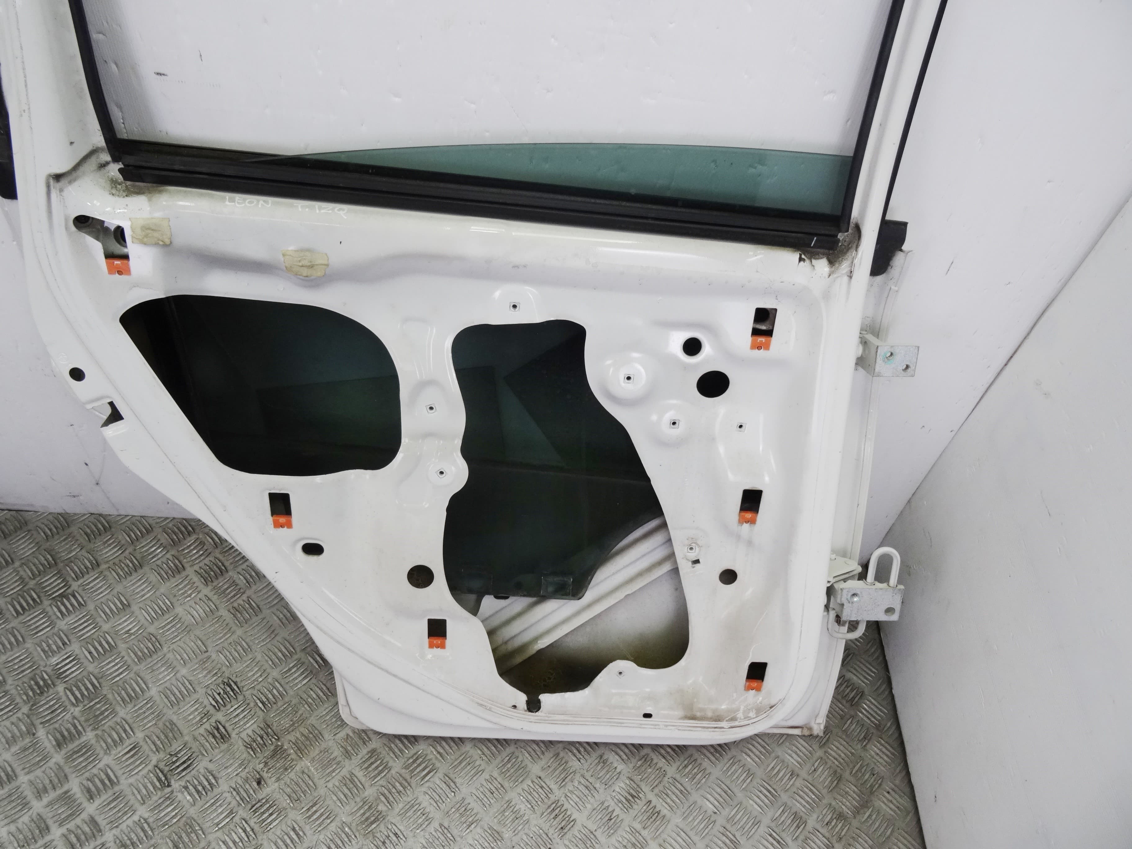 Puerta trasera izquierda, Seat Leon (1P1) Comfort Limited 2007 usado 6