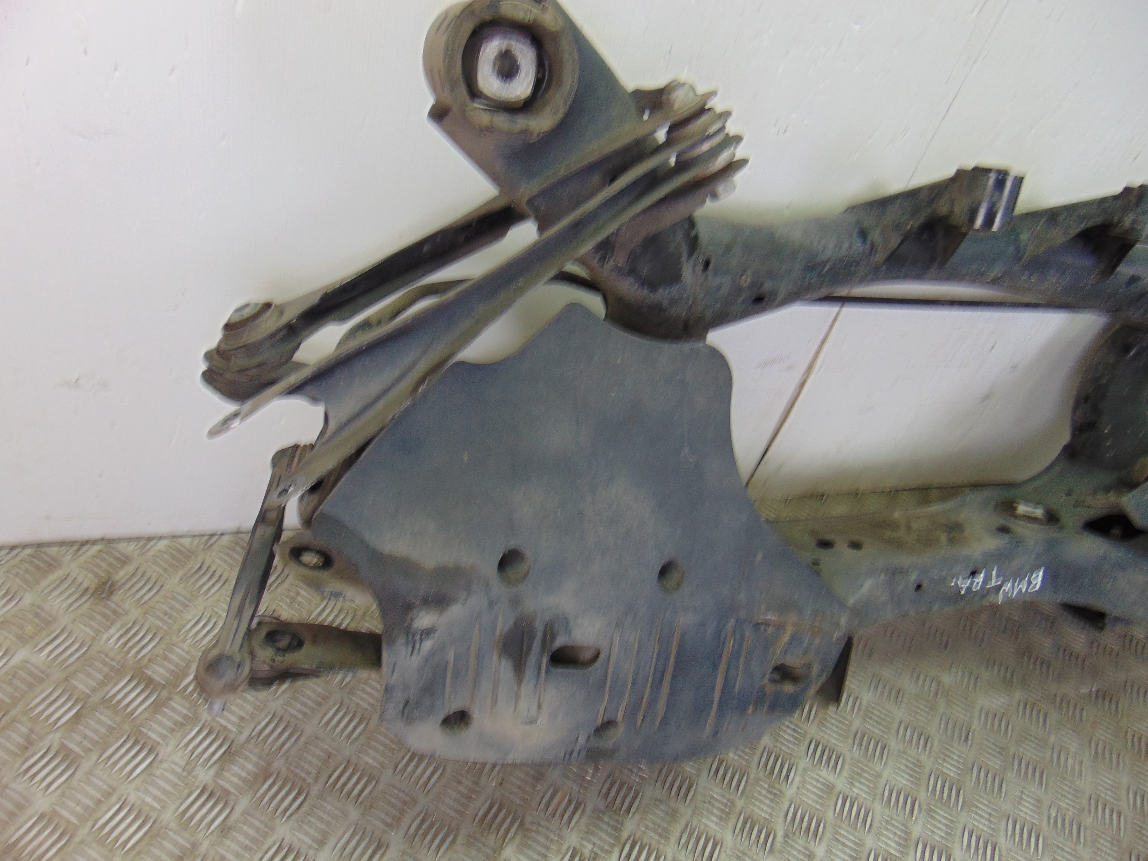 Puente trasero, BMW Serie 3 Touring (F31) 318d 2014 usado 6