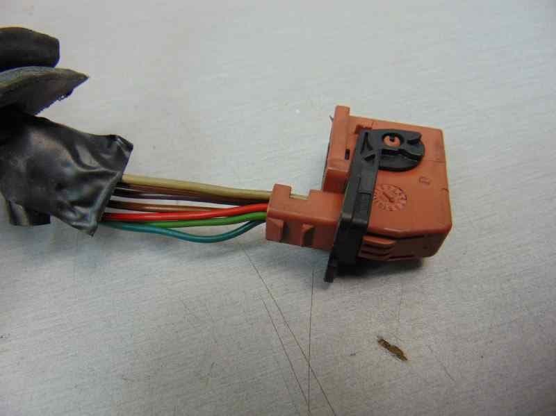 Retrovisor izquierdo usado 6