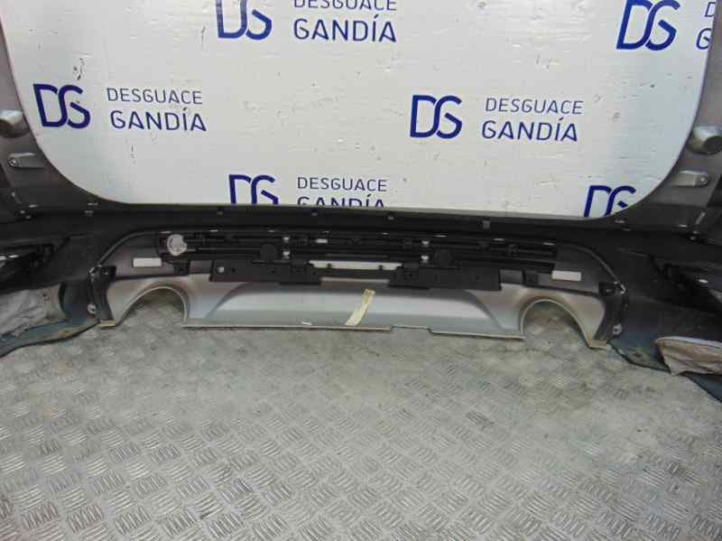 Paragolpes trasero usado 6
