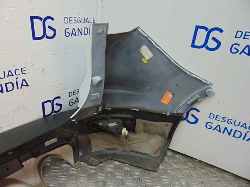 Paragolpes trasero usado 6