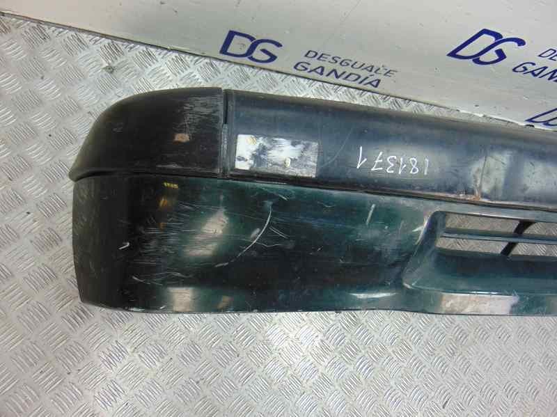 Paragolpes delantero usado 7