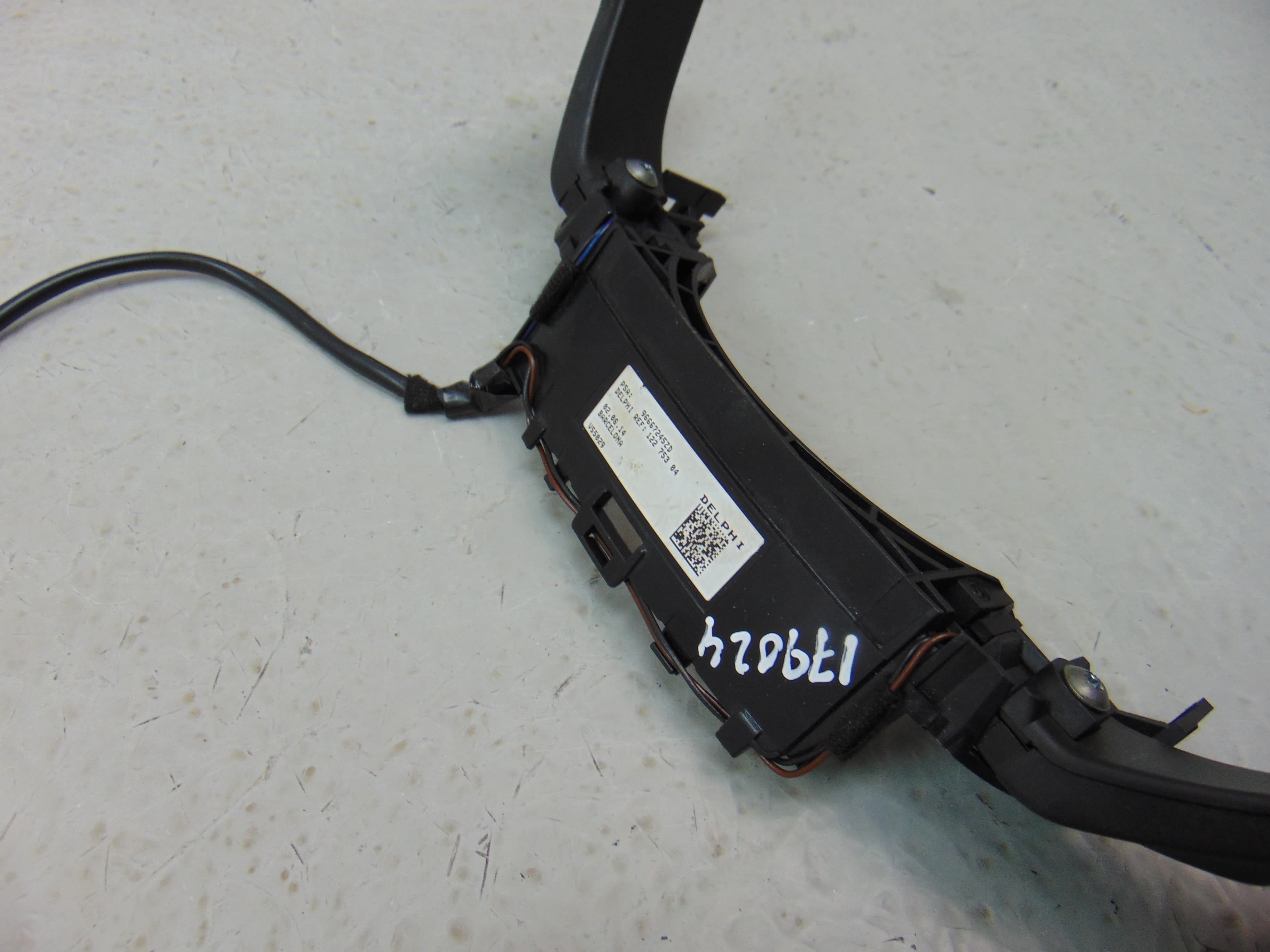 Mando volante, Citroen C4 Cactus Feel 2014, 96667245ZD usado 7