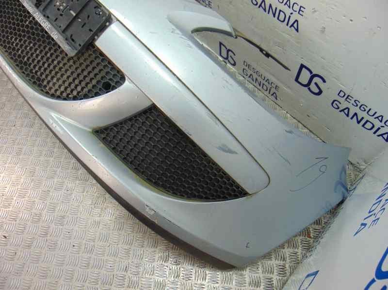 Paragolpes delantero usado 7