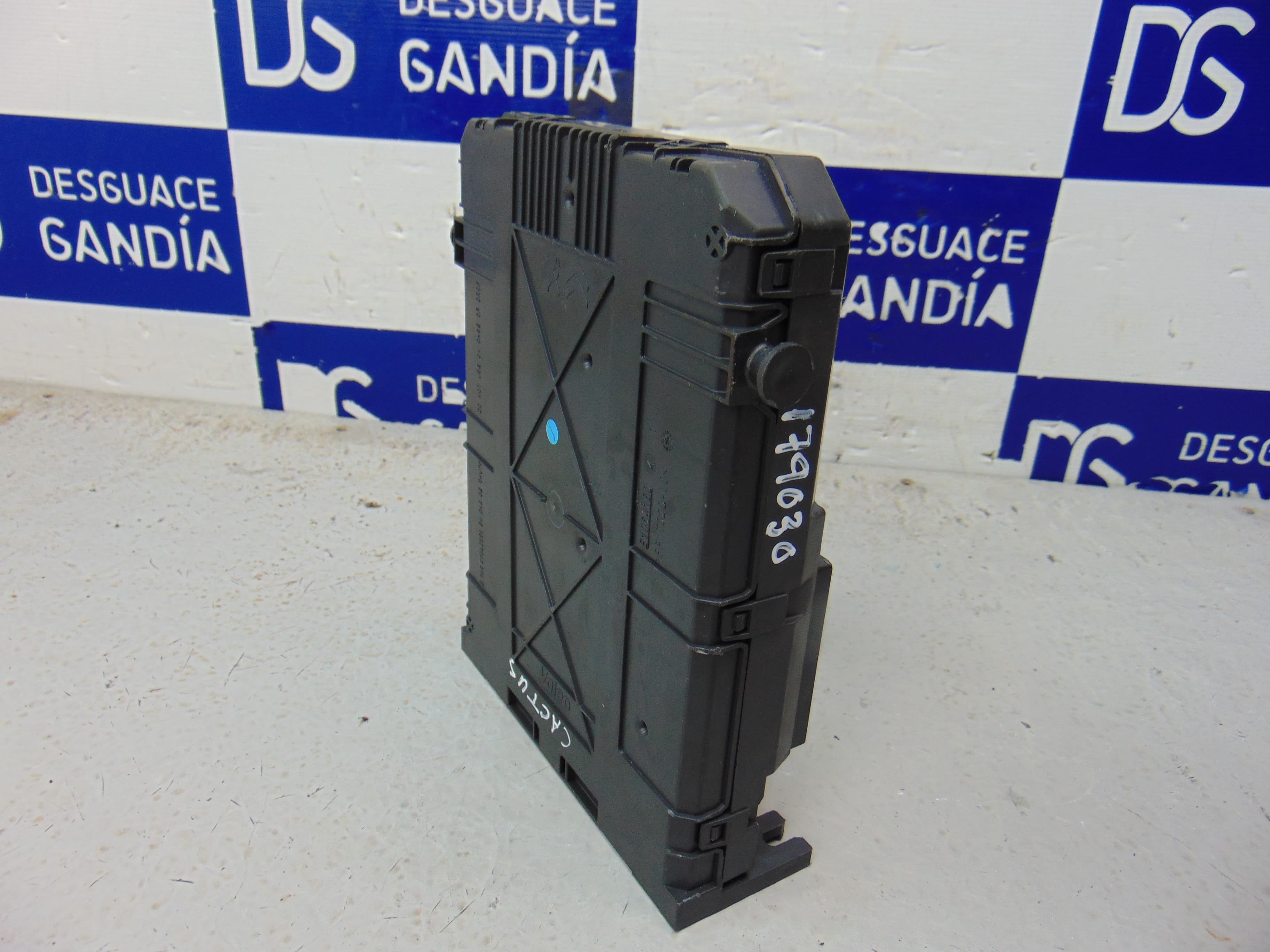 Caja reles / fusibles, Citroen C4 Cactus Feel 2014, 9807531680 usado 7