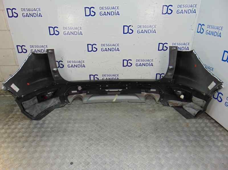 Paragolpes trasero usado 7