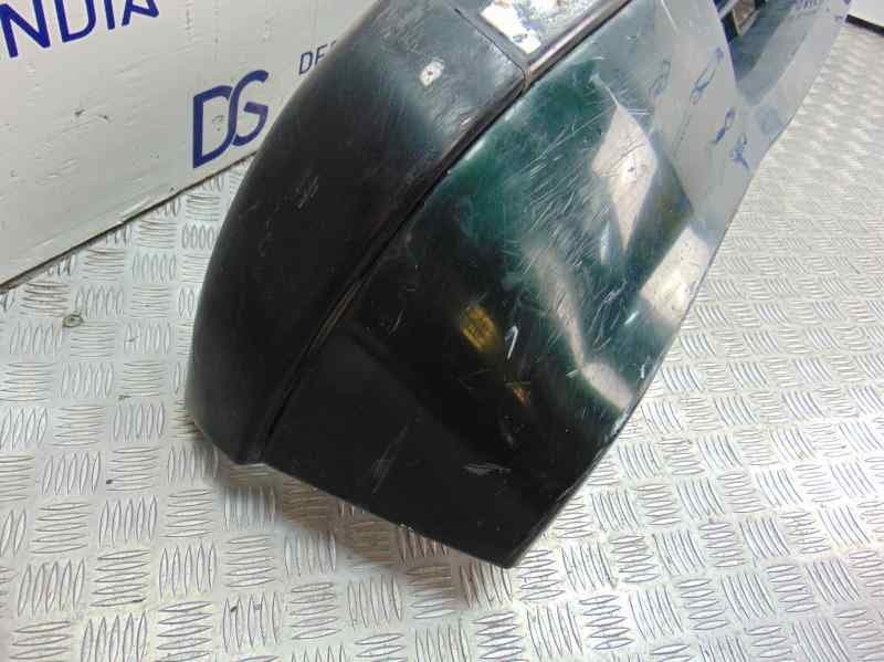 Paragolpes delantero usado 8