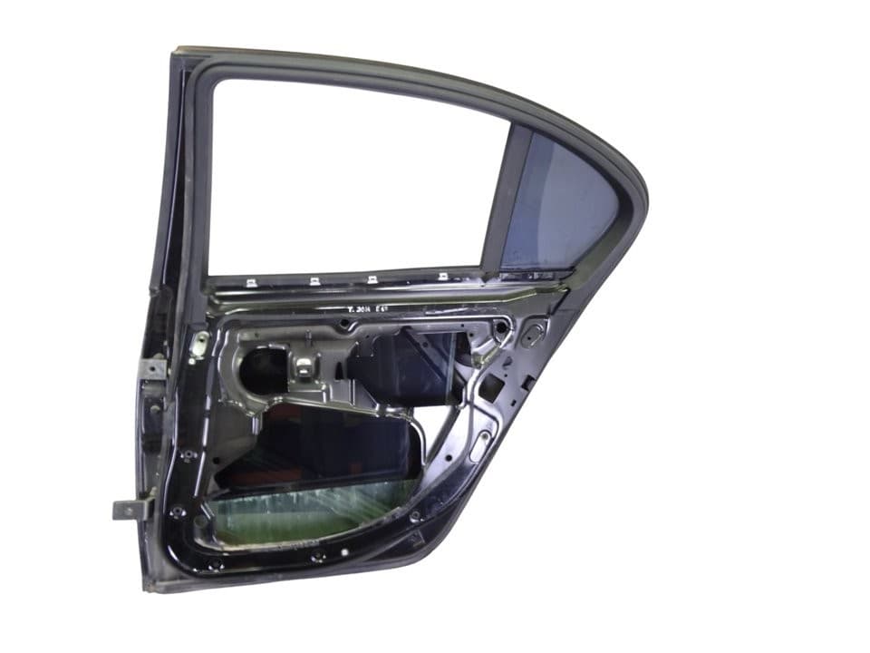 Puerta trasera derecha, BMW Serie 5 Berlina (E60) 525xi 2005 usado 7
