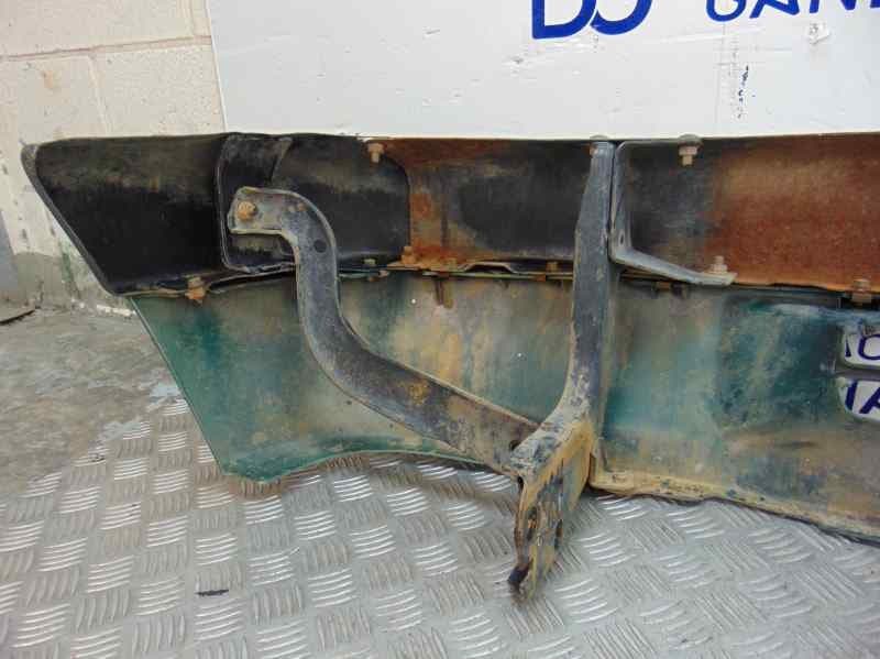 Paragolpes delantero usado 9