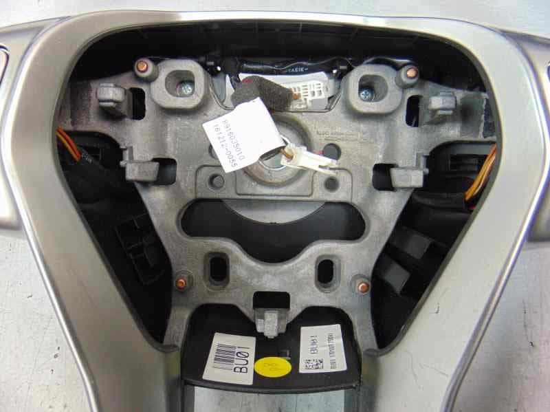Volante, Ssangyong Tivoli Limited 4x2 2017 usado 9