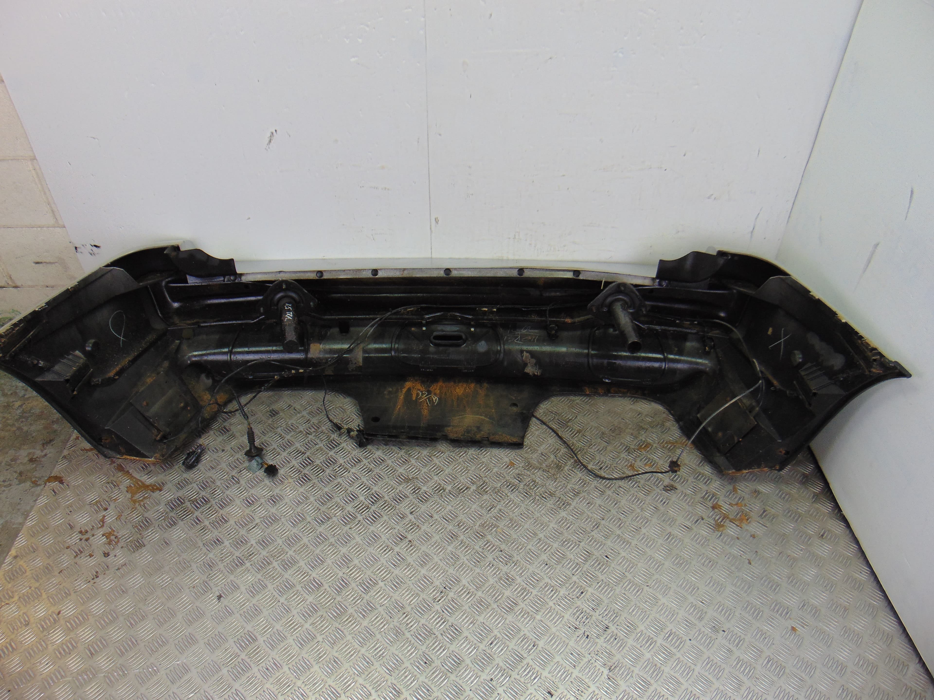 Paragolpes trasero, BMW Serie X5 (E53) 3.0d 2002 usado 9