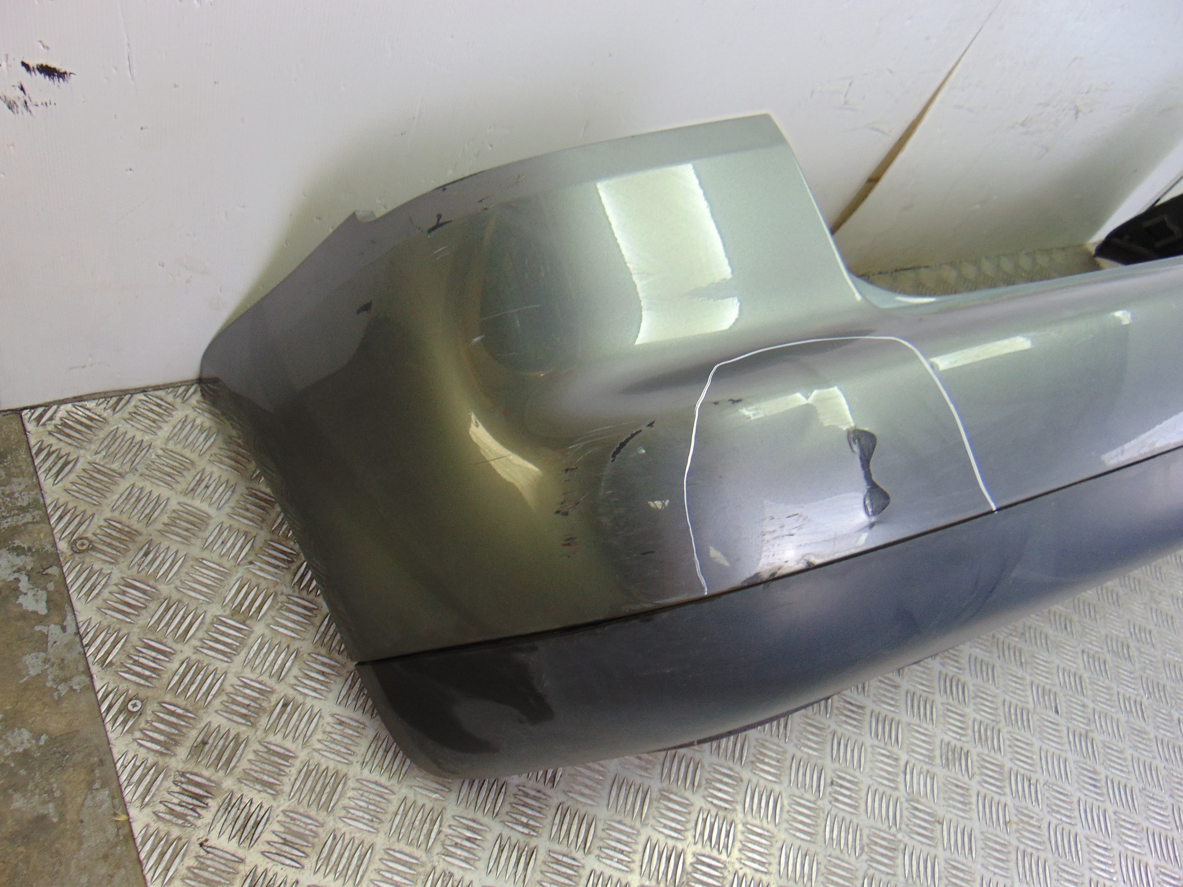 Paragolpes trasero, Volkswagen Touran (1T1) Trendline 2004 usado 8