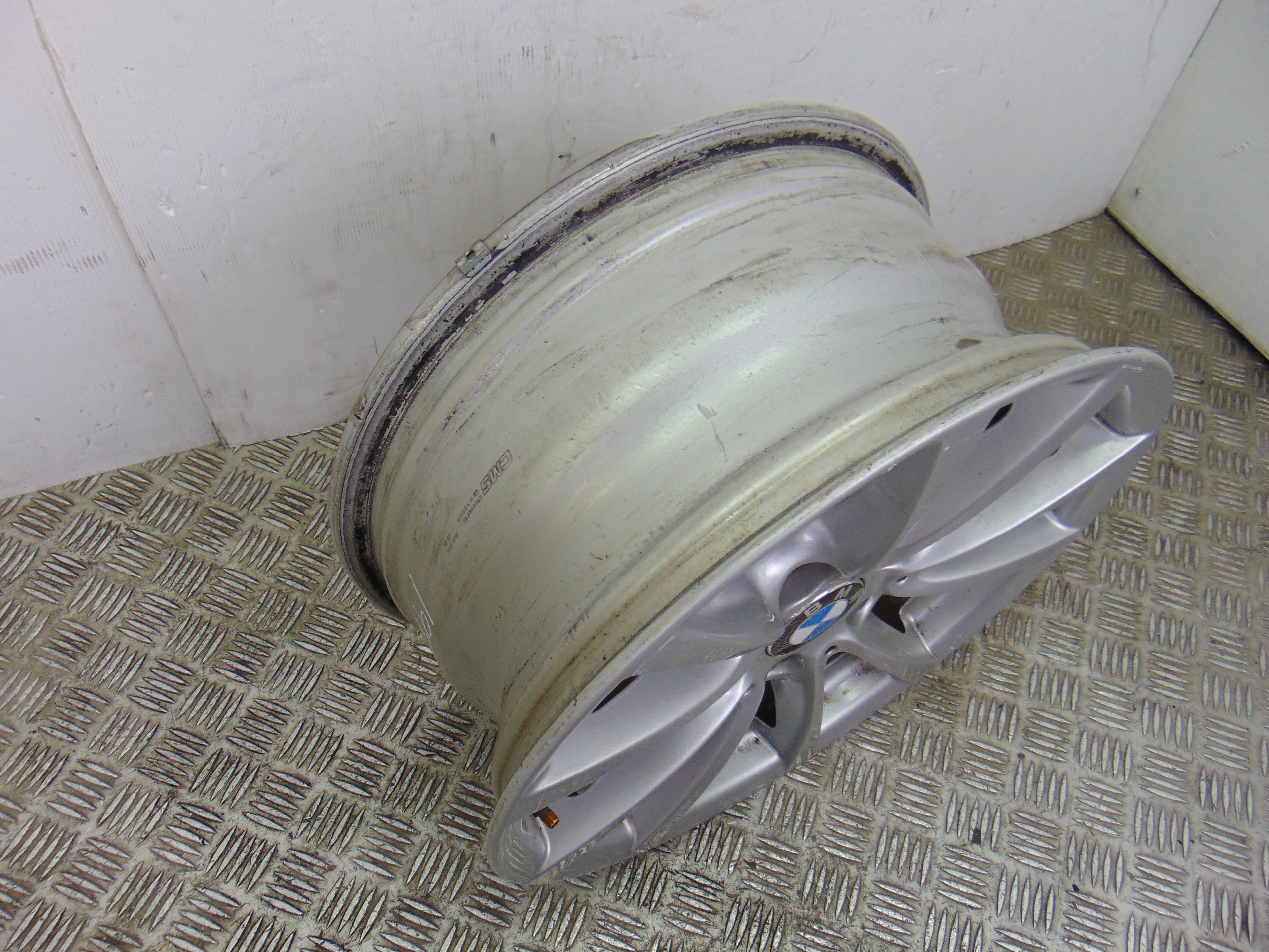 Llanta, BMW Serie 3 Touring (F31) 318d 2014 usado 8