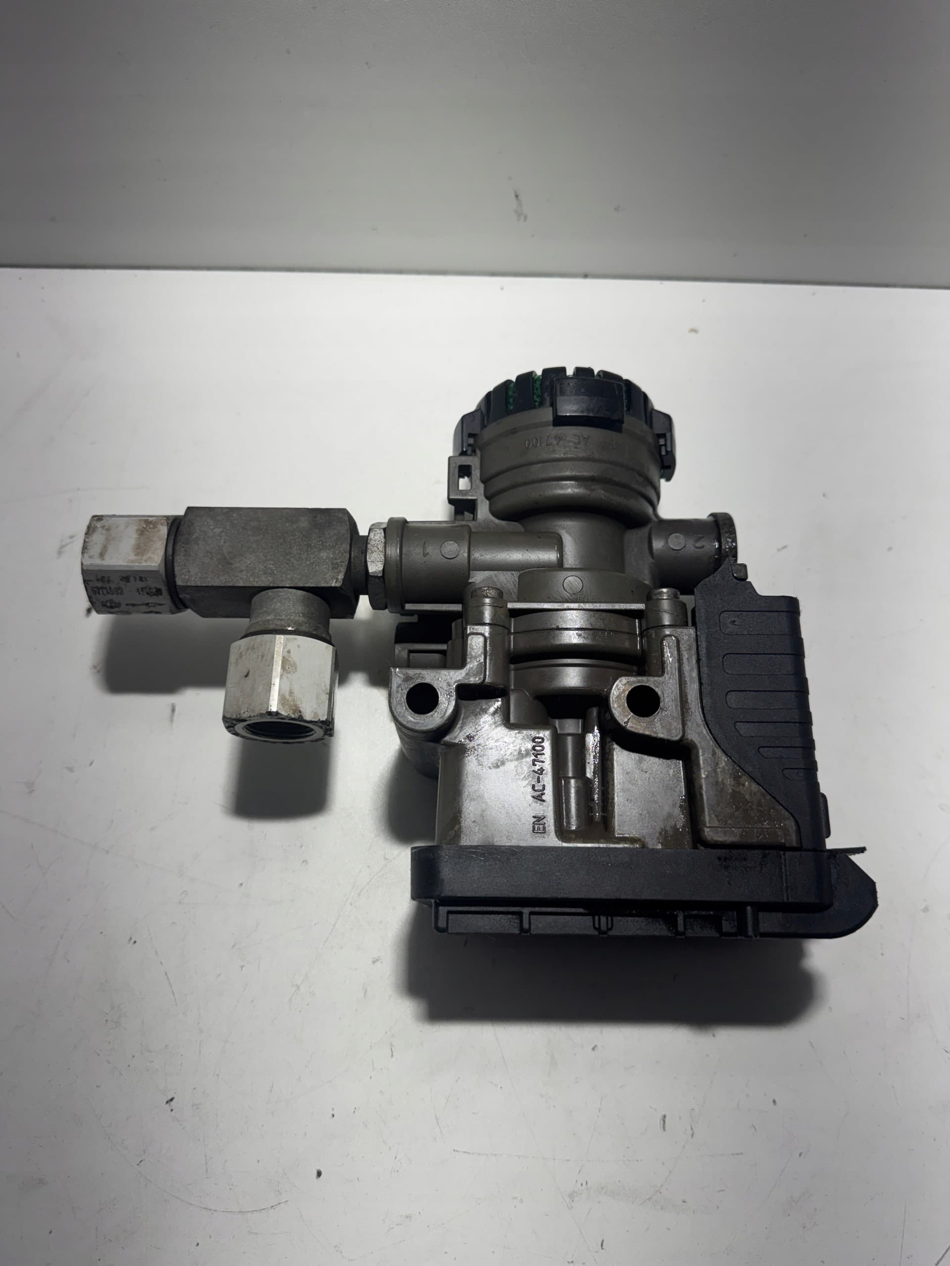 Zawór Modulator Ebs Przód Ford F-Max Cargo Euro 6 K102878 usado 3