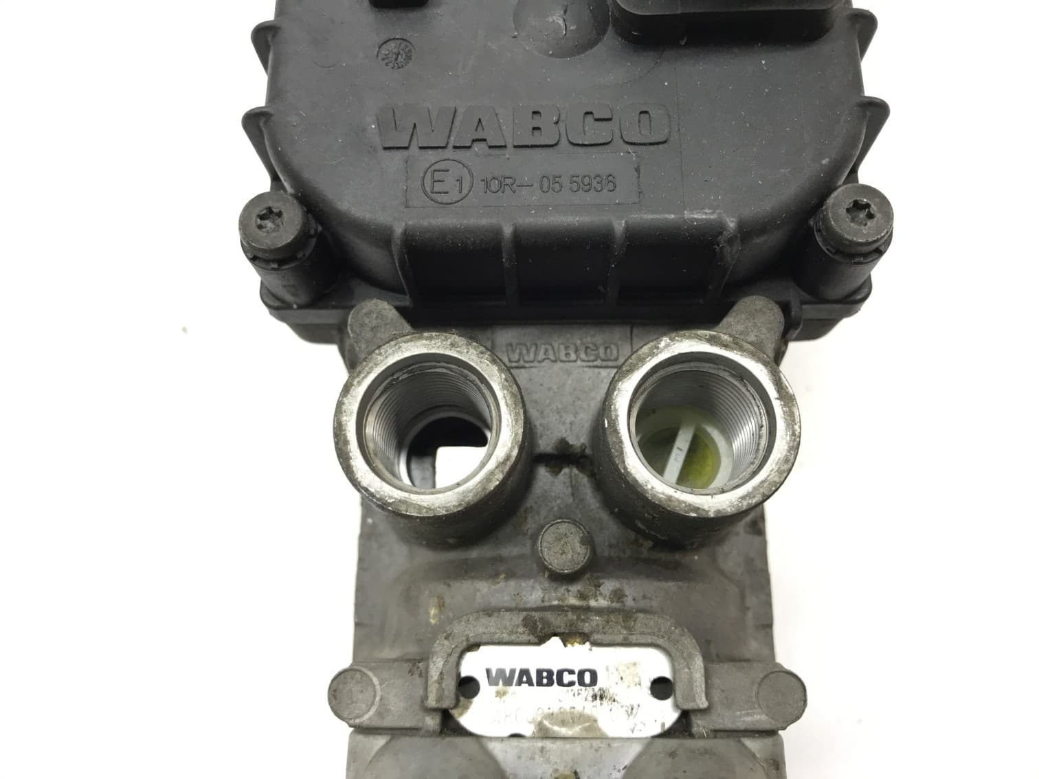 Válvula principal de freno Daf XF106 10R055936 usado 6