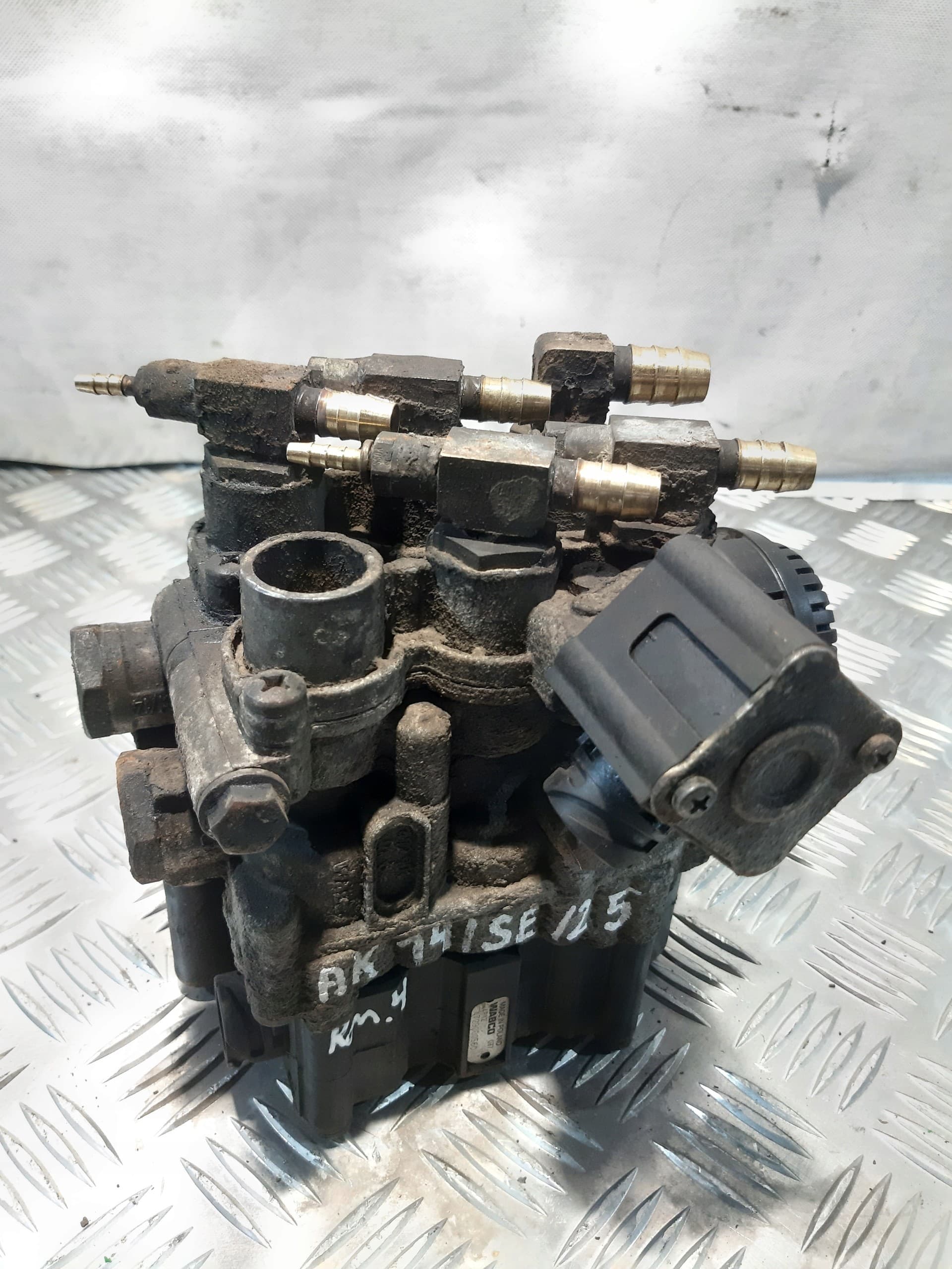 Wabco 4729000560 Magnetic valve usado