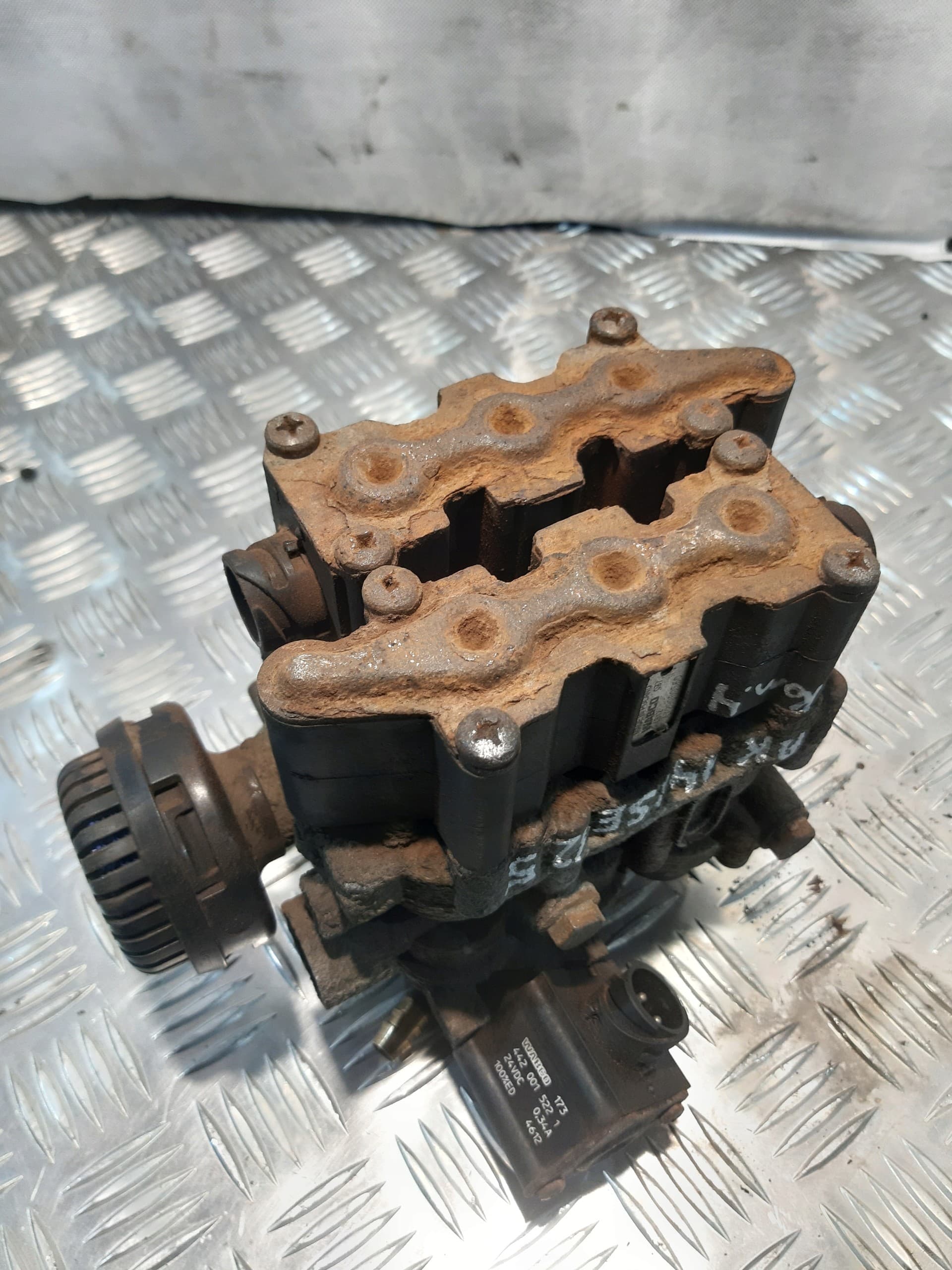Wabco 4729000560 Magnetic valve usado 8