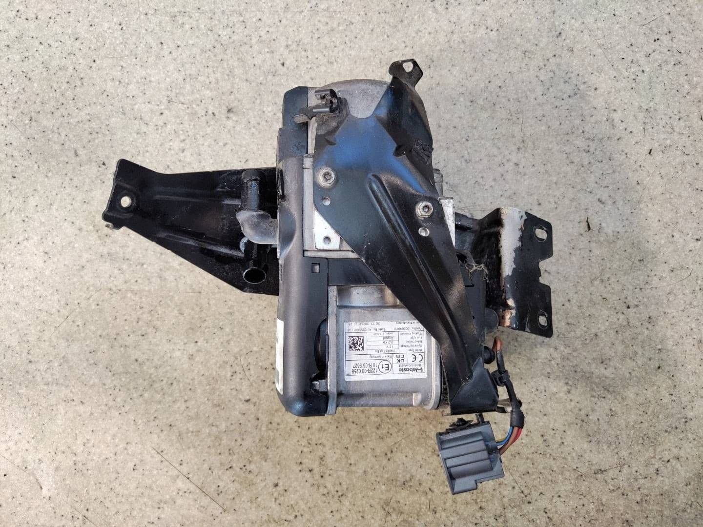 Calefactor estacionario Webasto 32289975 para Volvo V90 usado 4