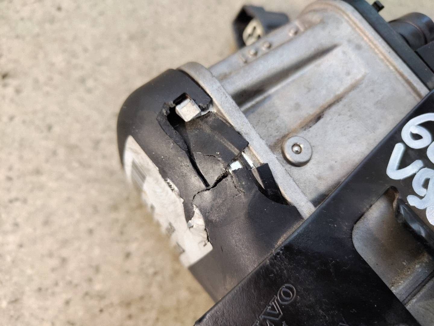 Calefactor estacionario Webasto 32289975 para Volvo V90 usado 6