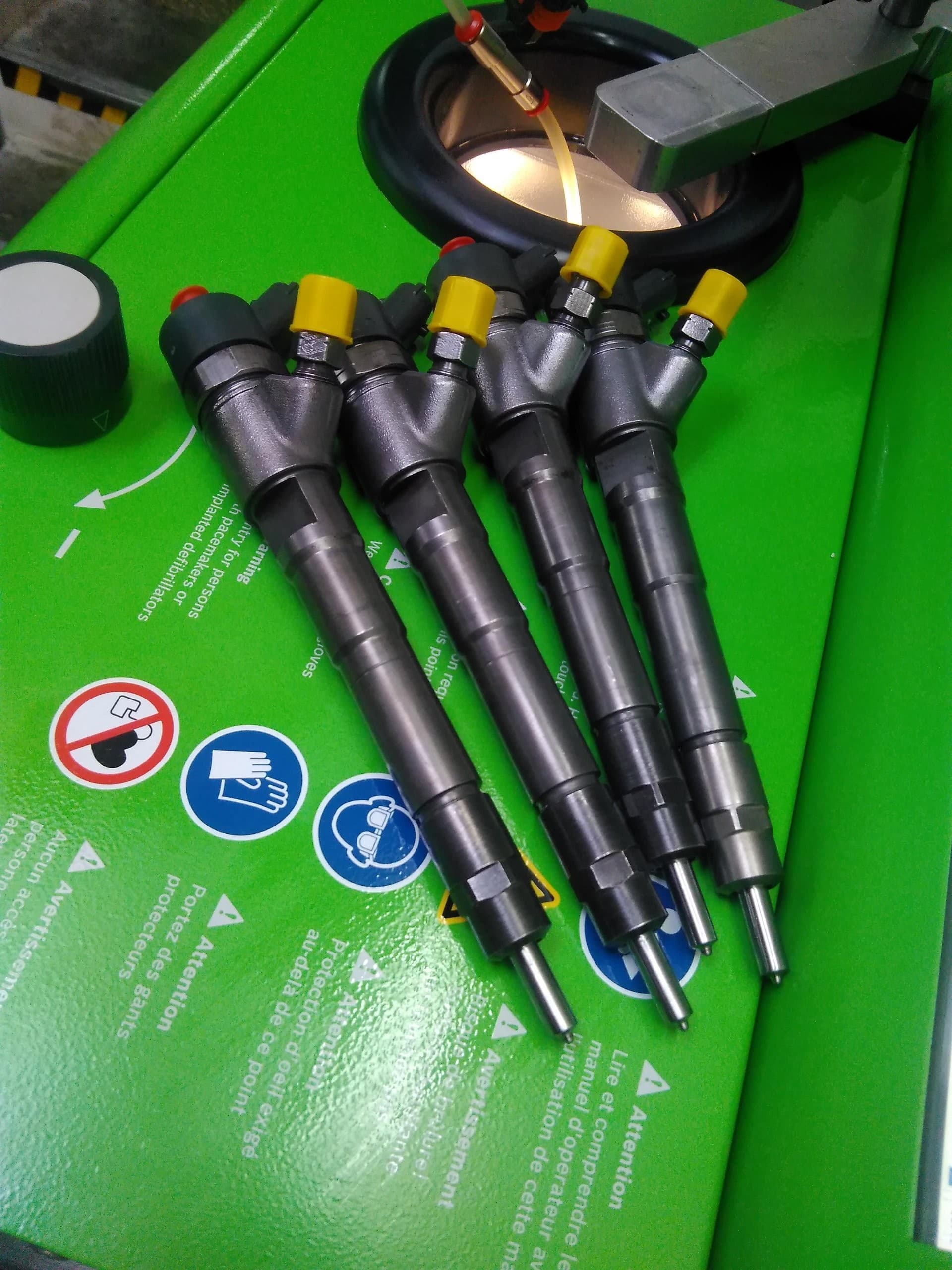 Inyector Bosch 0 445 110 139 nuevo 9