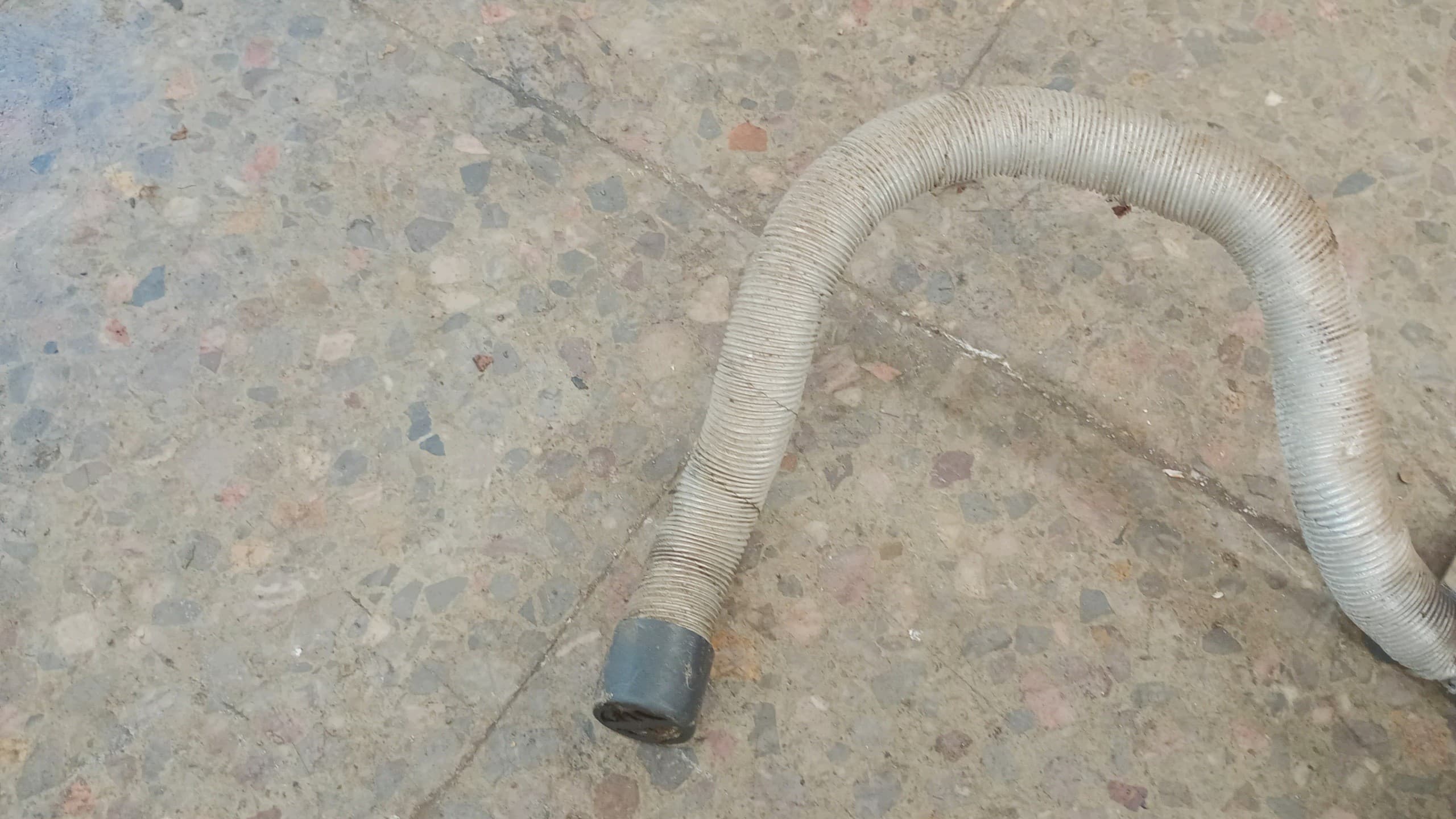 Silenciador Webasto para Nissan Terrano II usado 4