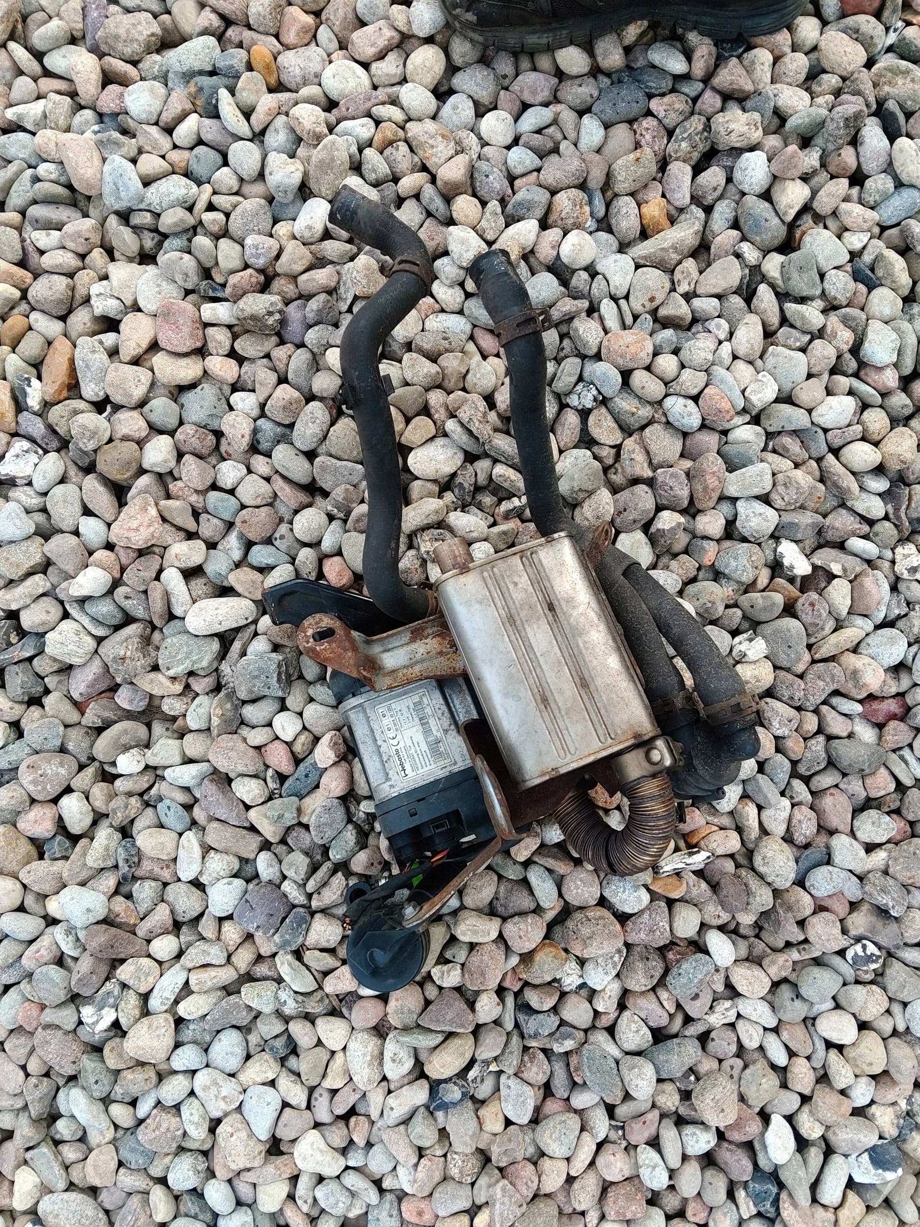 Calefactor Webasto VW Passat B6 3C0815005N usado 4
