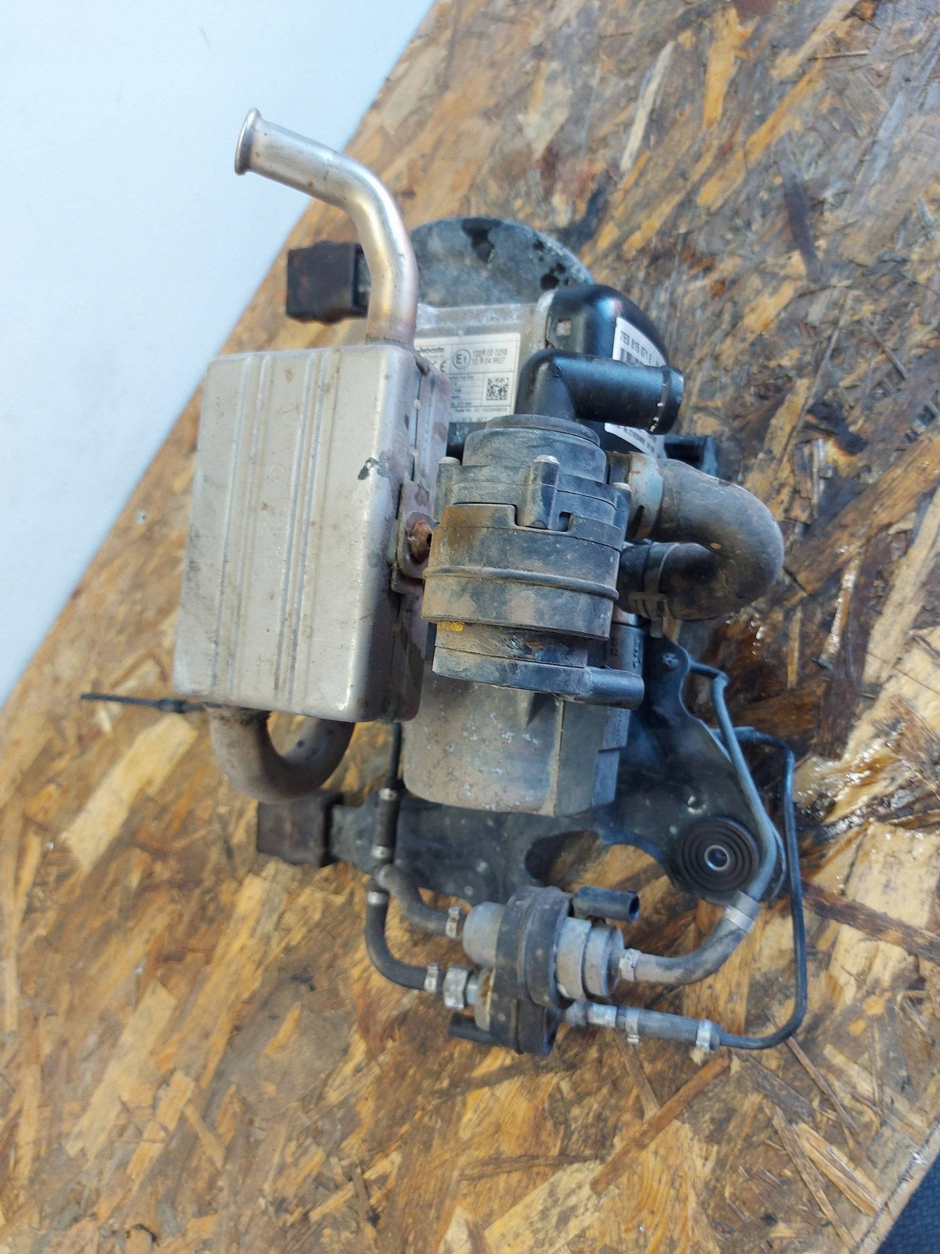 Calefactor Webasto para VW T6 7E0815071E usado