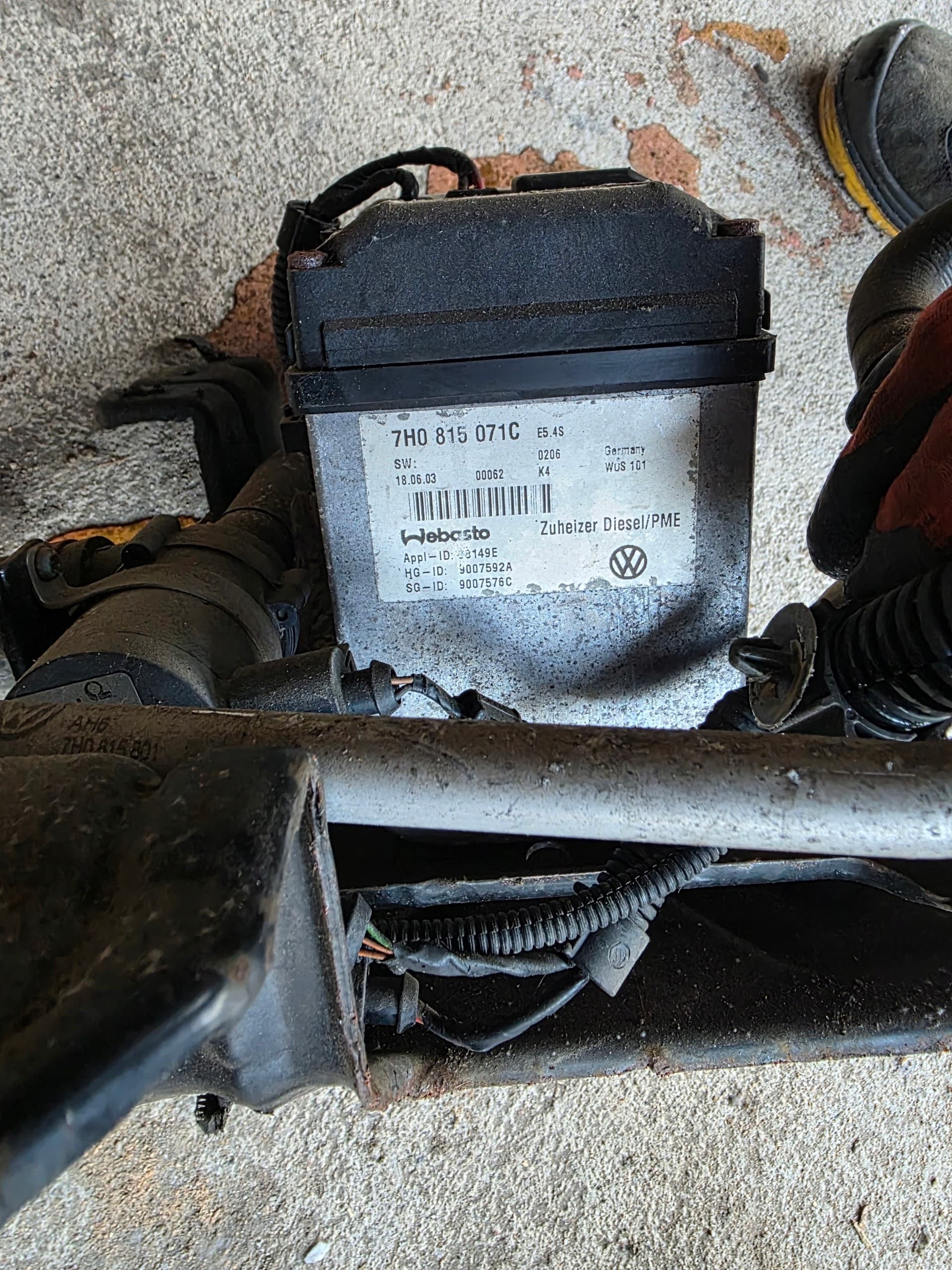 Calefactor estacionario Webasto VW T5 7H0815071C usado 2
